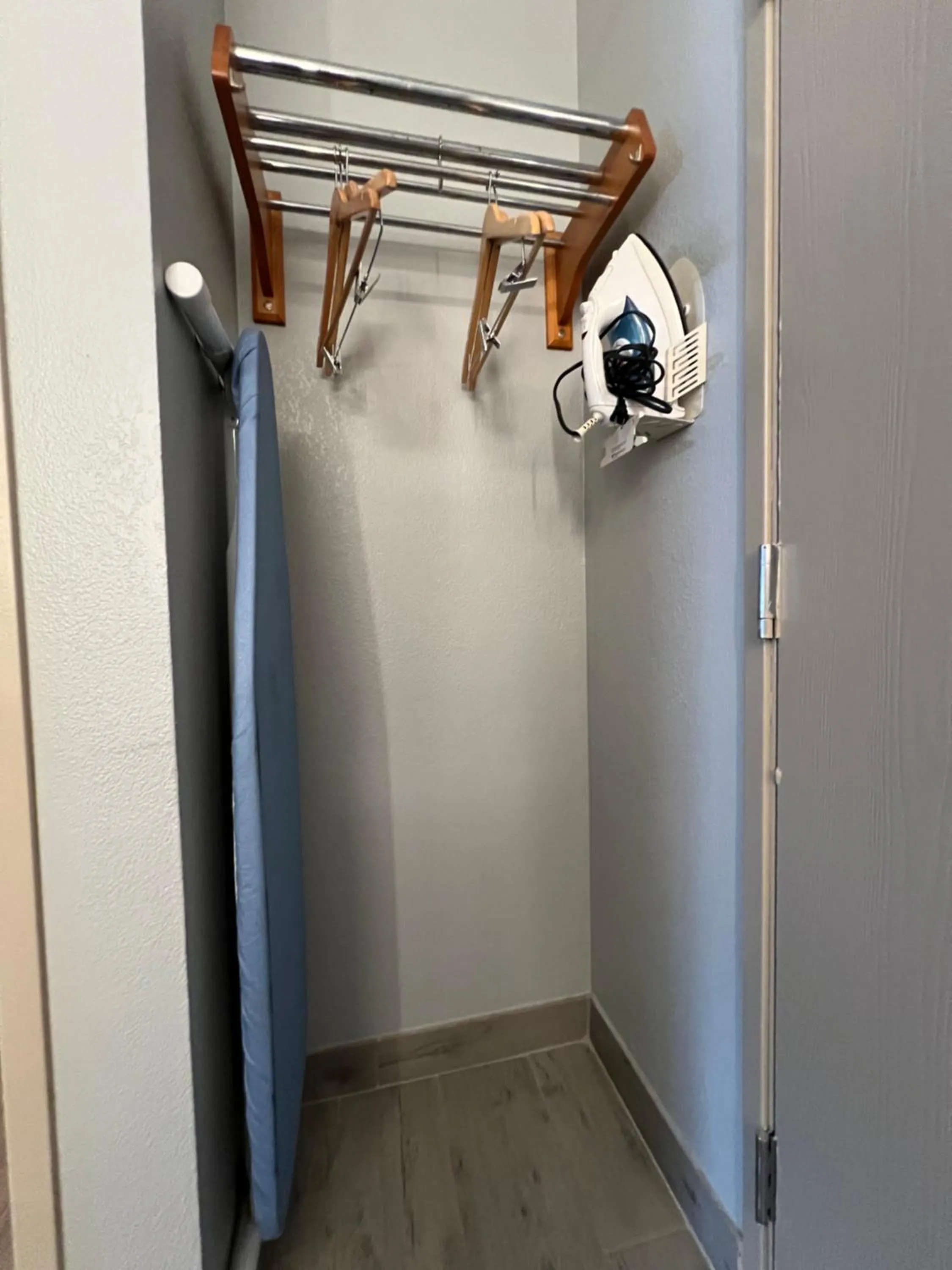 flat iron in AmericInn by Wyndham Glendale Milwaukee