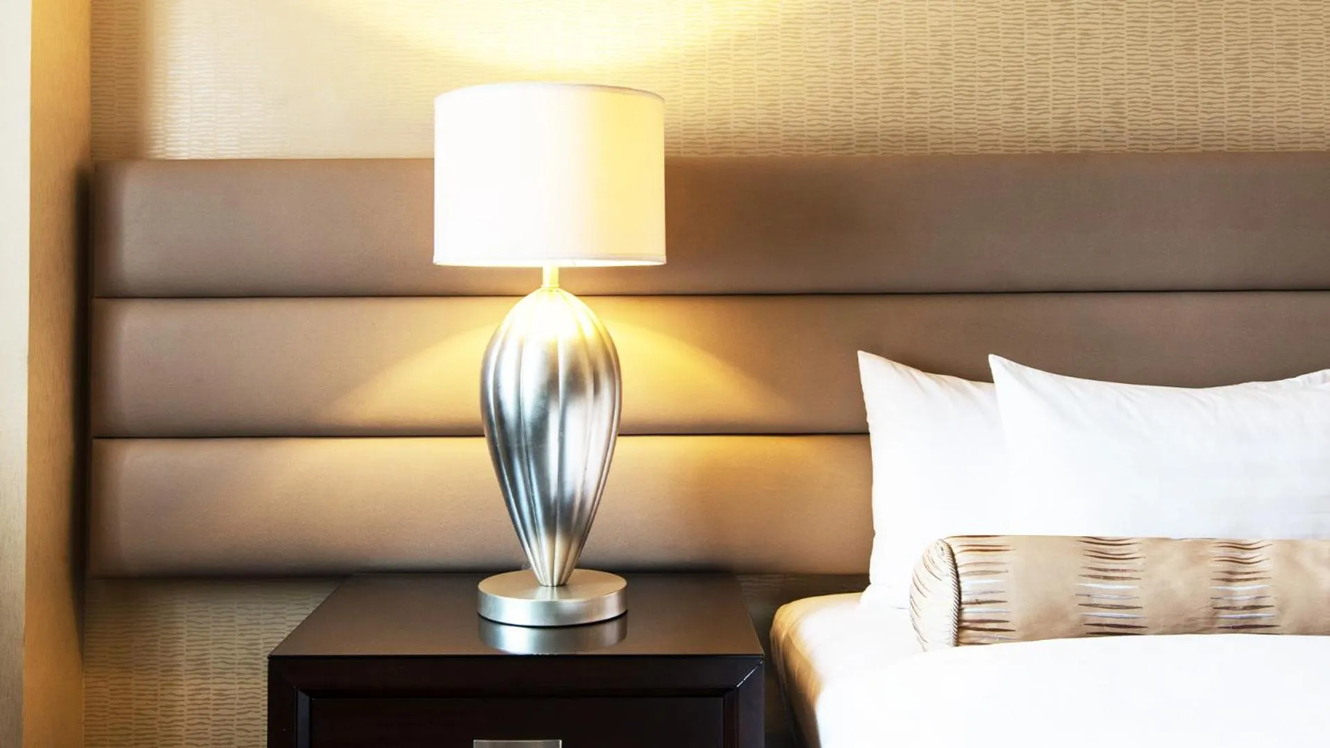 Bedroom, Bed in Crimson Hotel Filinvest City, Manila