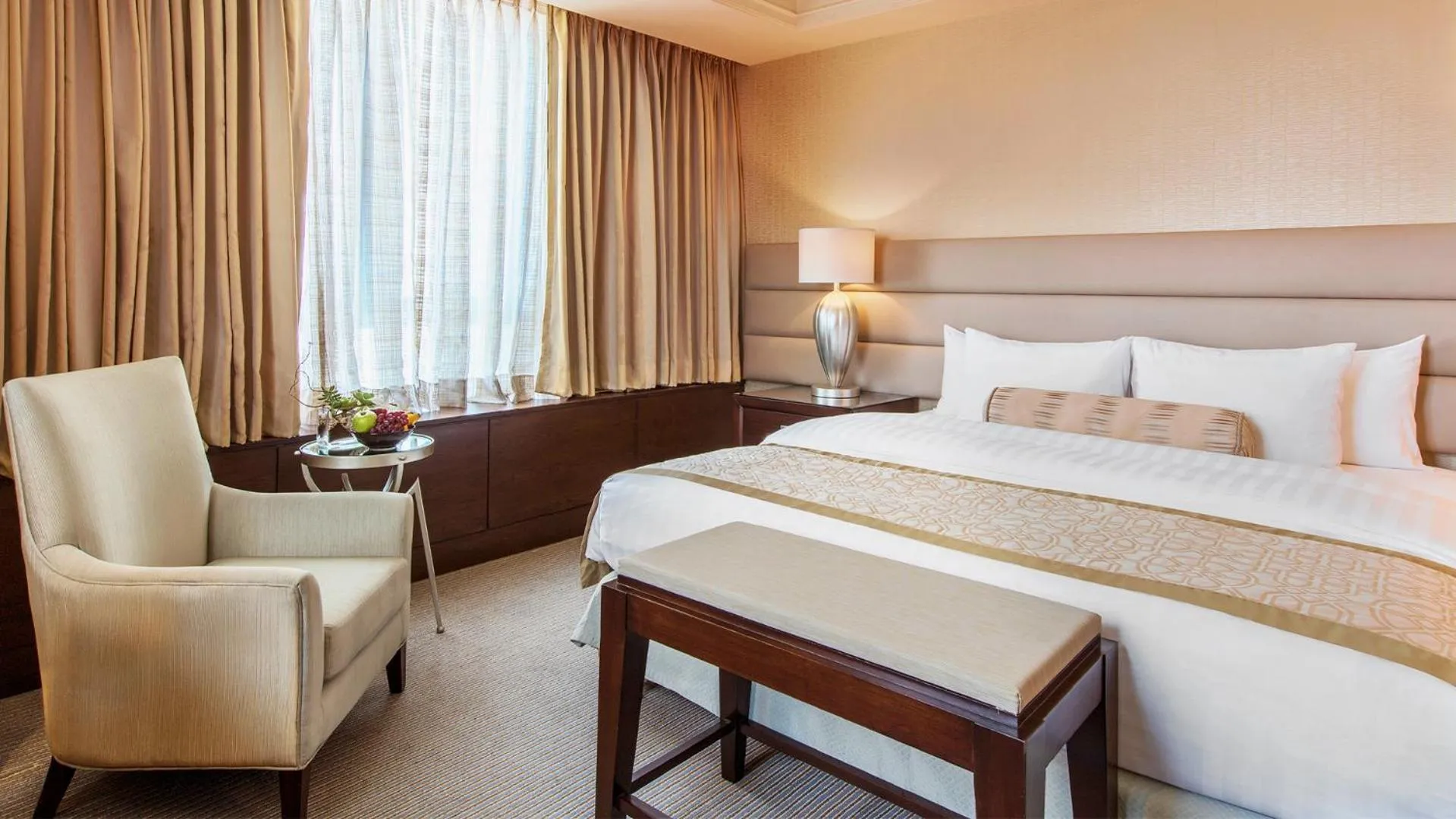 Bedroom, Bed in Crimson Hotel Filinvest City, Manila