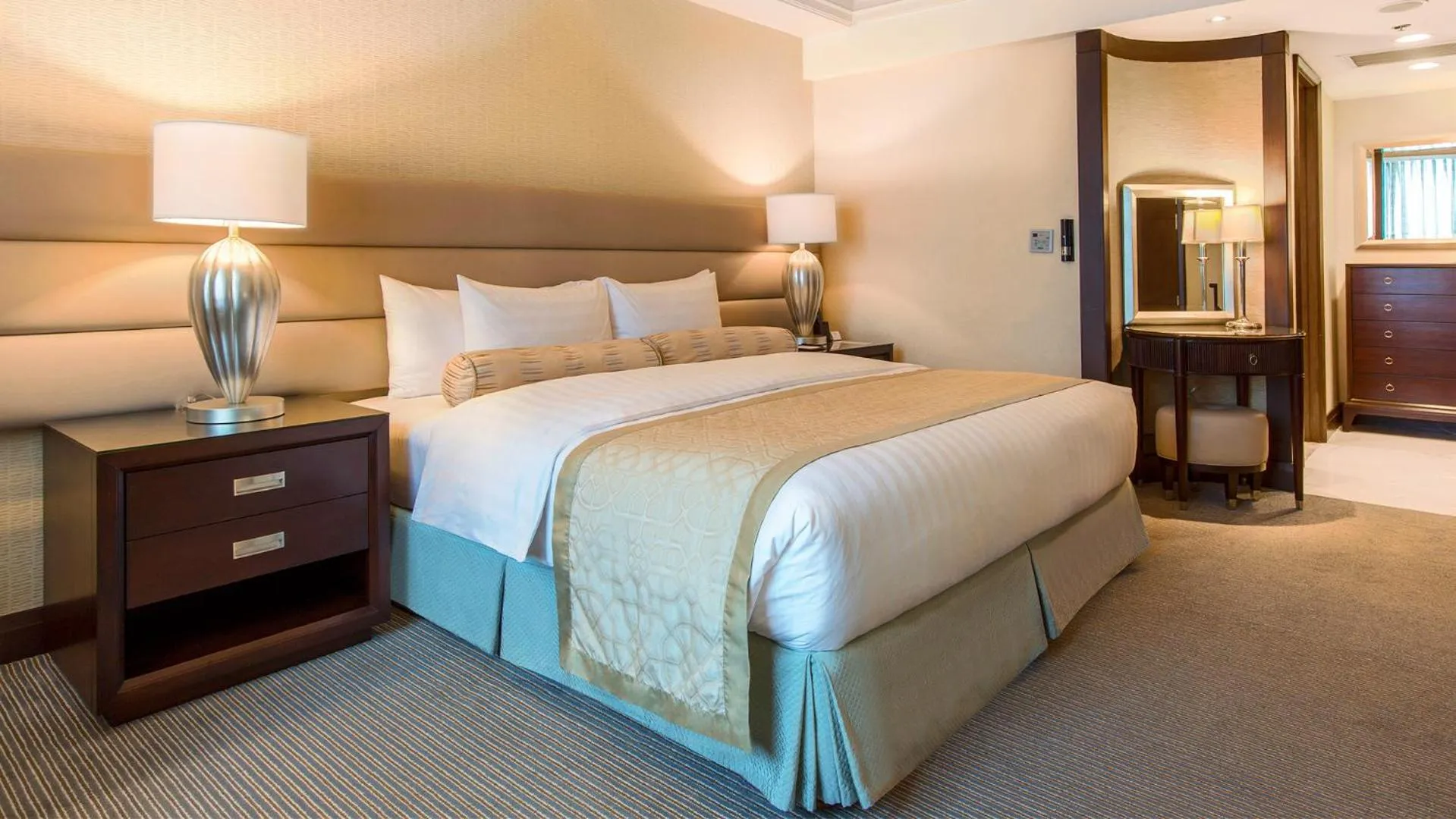 Bedroom, Bed in Crimson Hotel Filinvest City, Manila