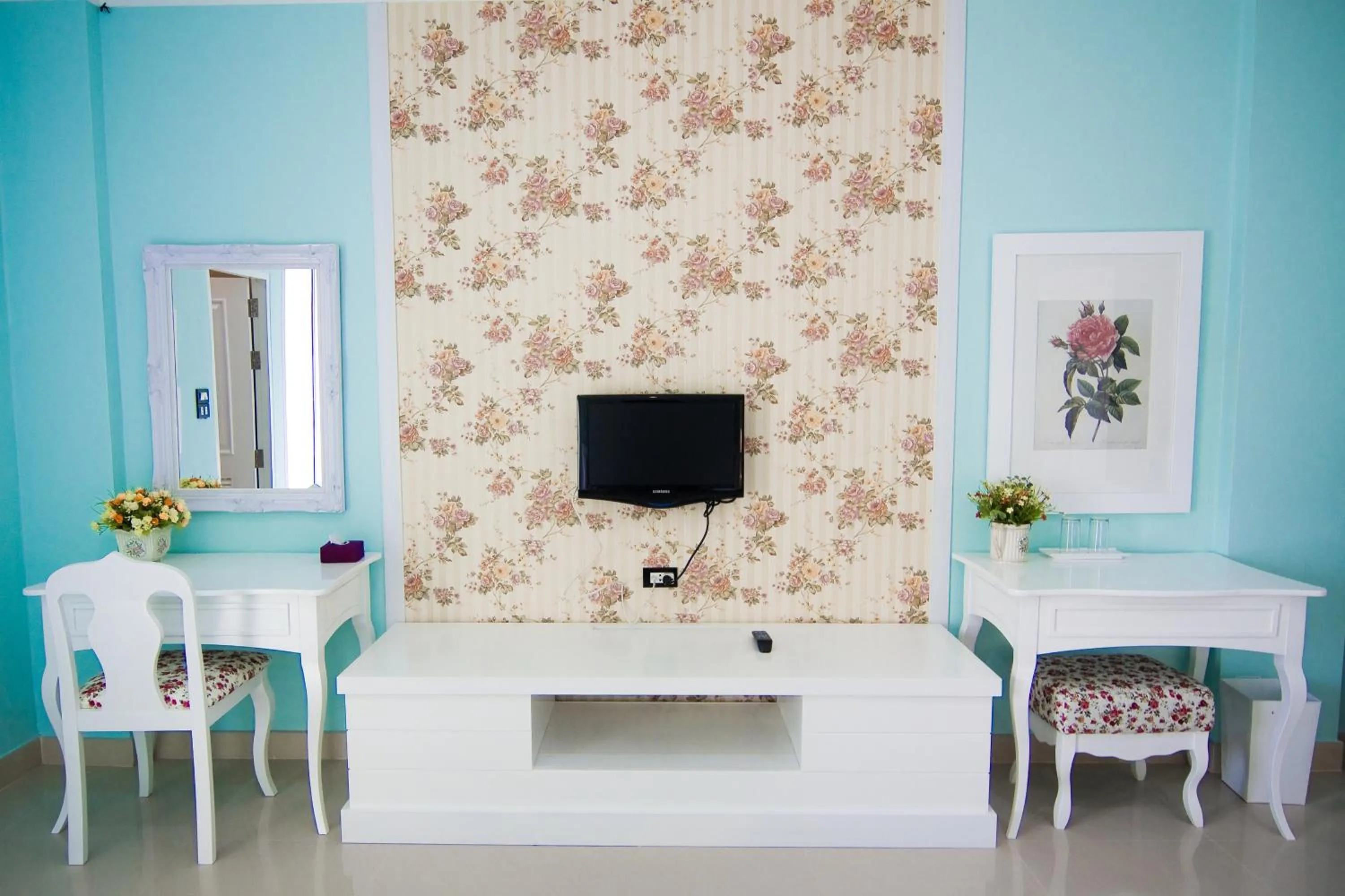 TV and multimedia in Boonsiri Boutique Hotel