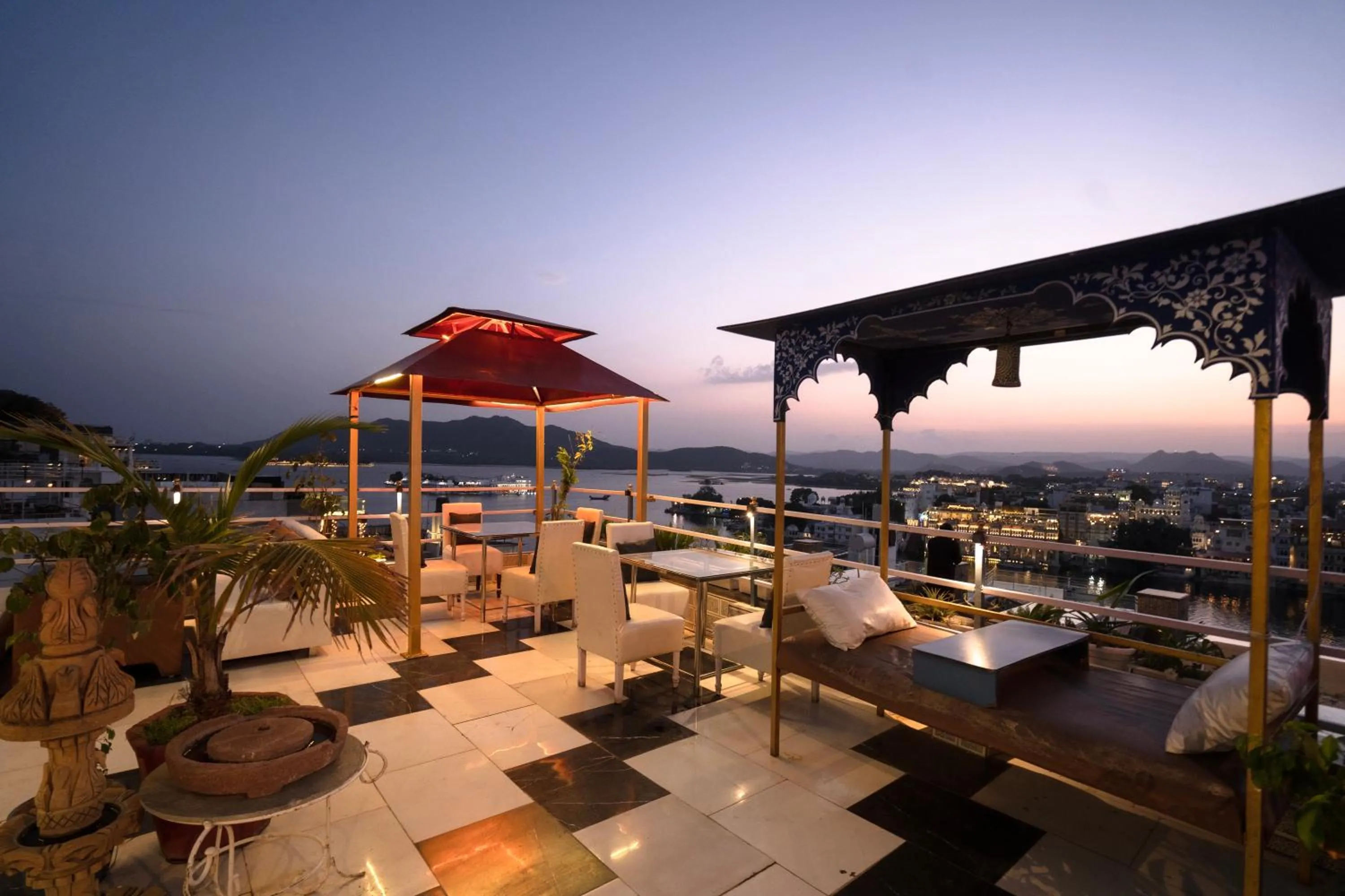 Restaurant/places to eat in The Lake View Hotel- On Lake Pichola