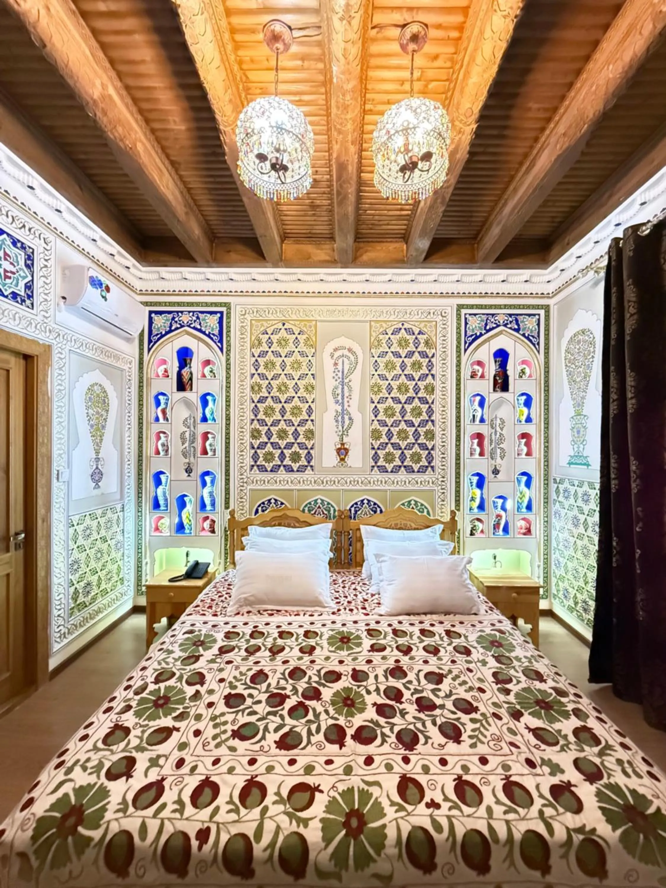 Bed in Basilic Boutique Hotel