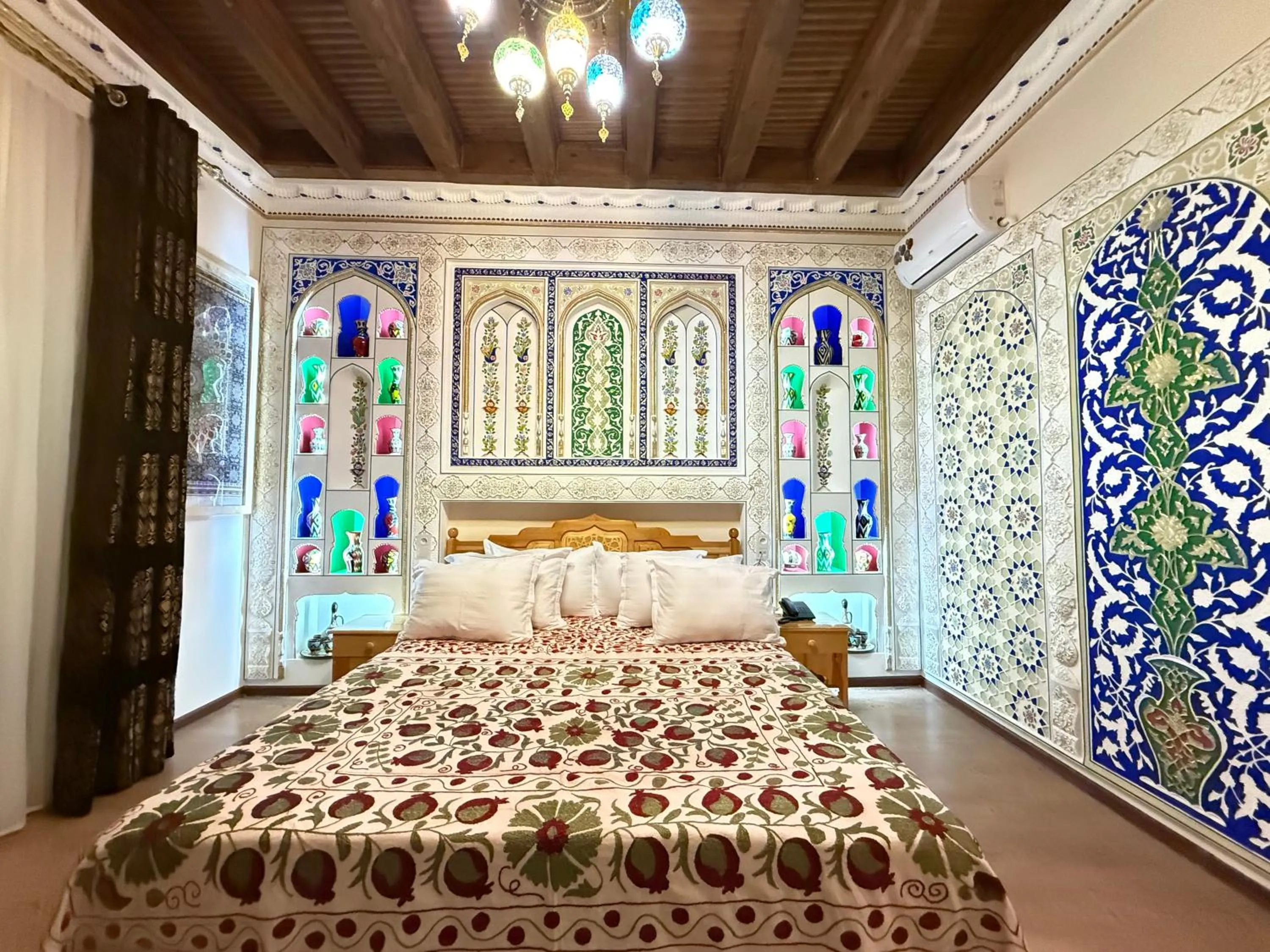 Bed in Basilic Boutique Hotel