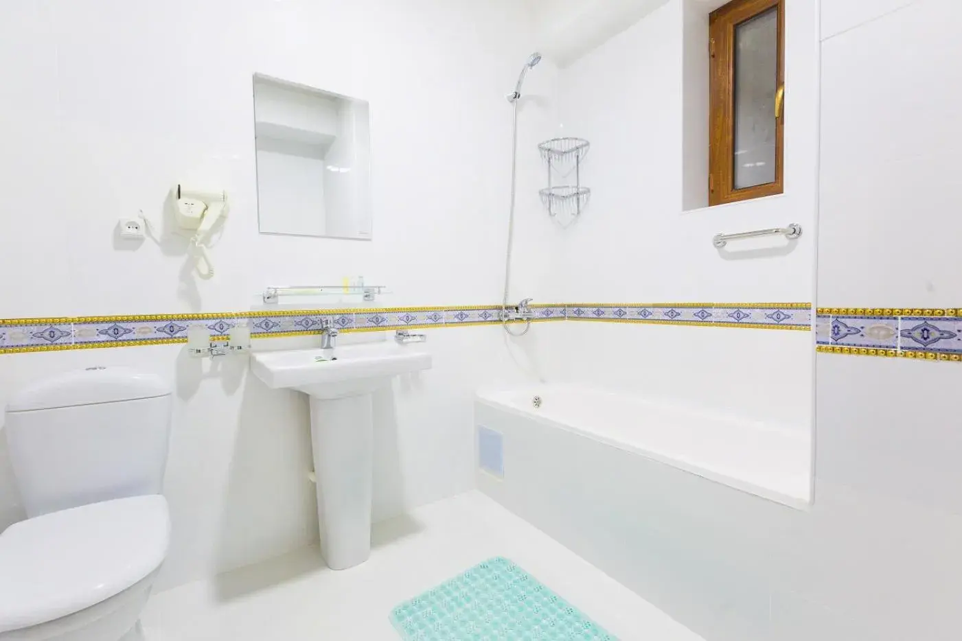 Triple Room with Private Bathroom in Basilic Boutique Hotel Triple Room with Private Bathroom in Basilic Boutique Hotel
