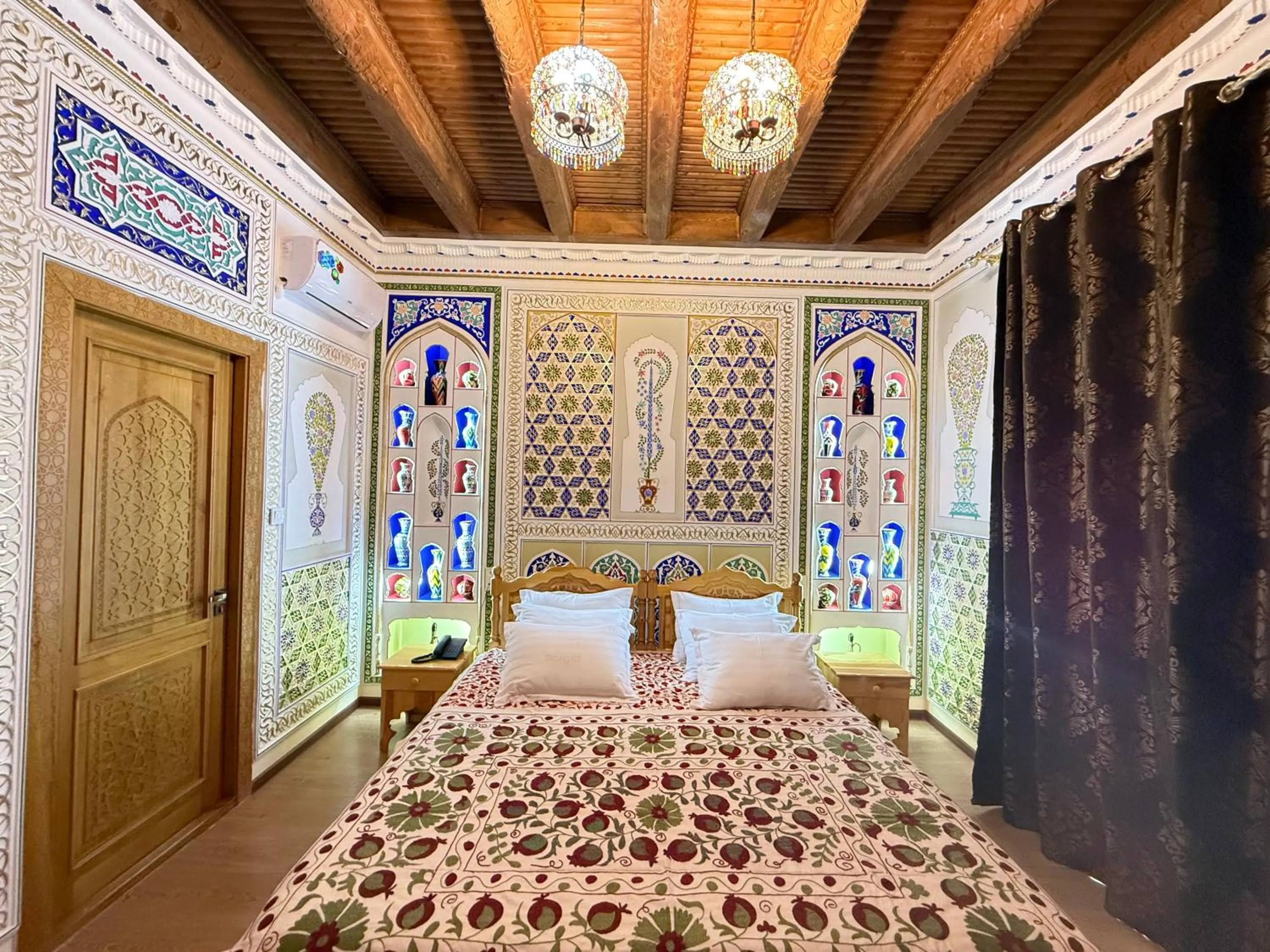 Bed in Basilic Boutique Hotel