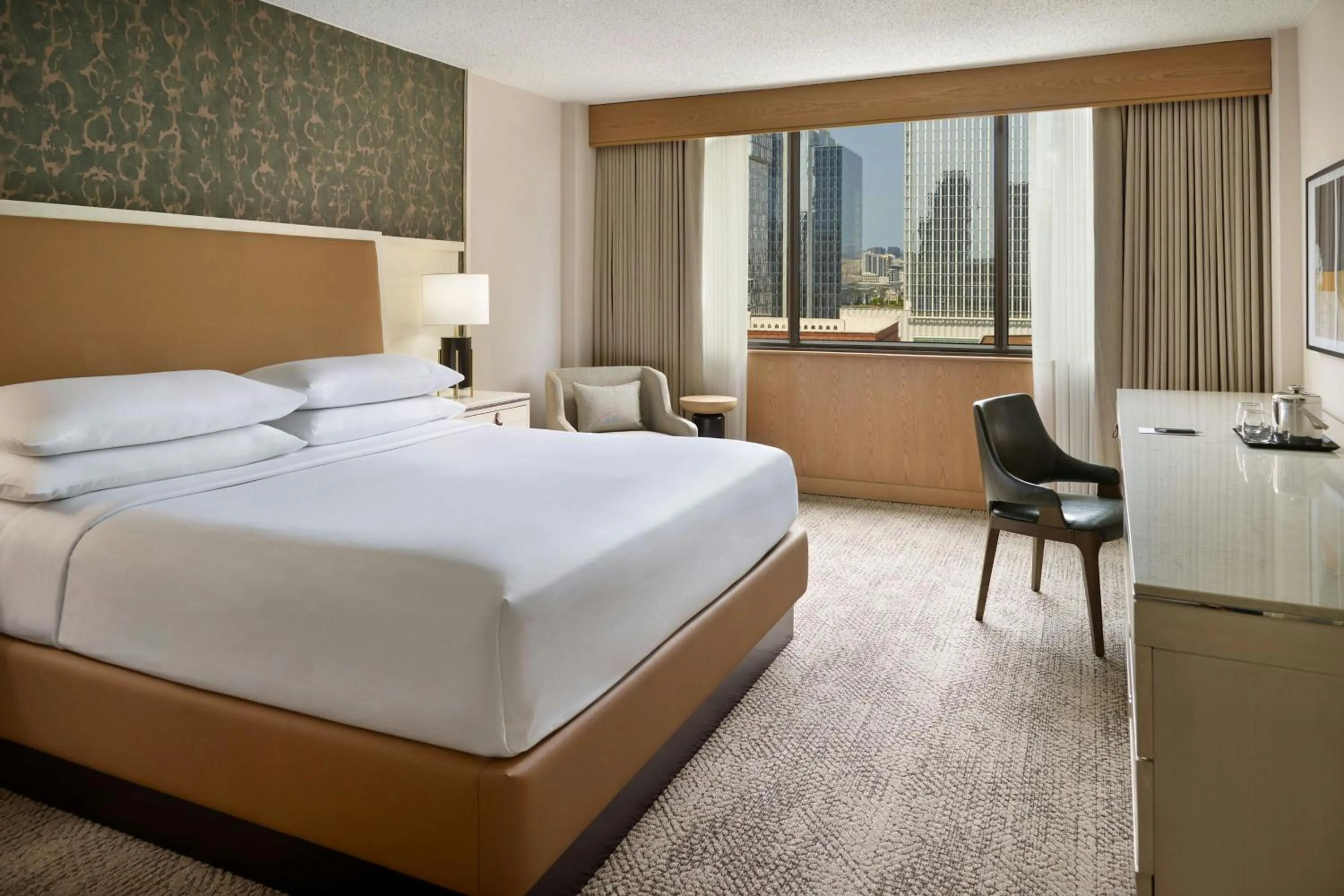Bedroom, Bed in Sheraton Grand Nashville Downtown