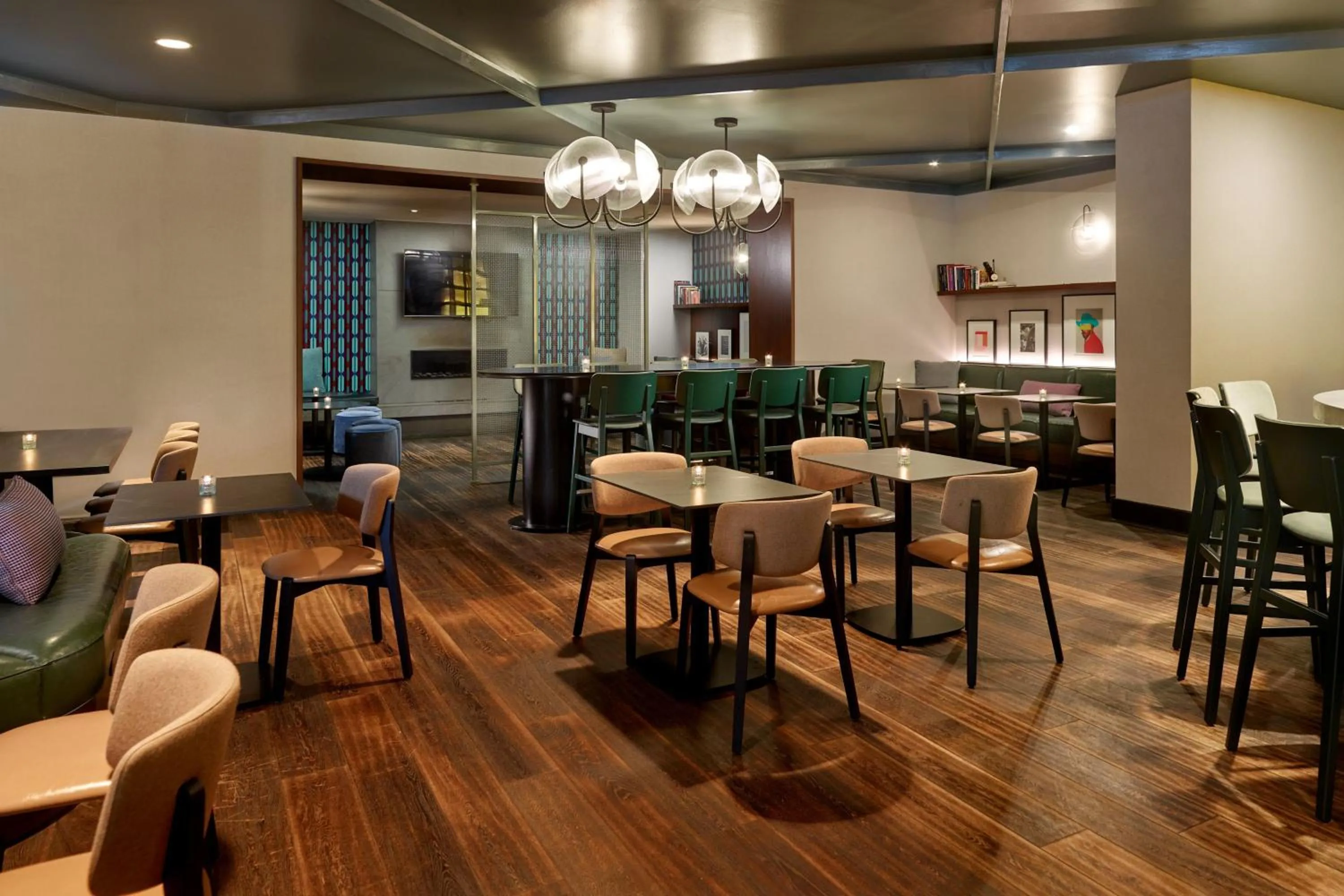 Restaurant/places to eat in Sheraton Grand Nashville Downtown