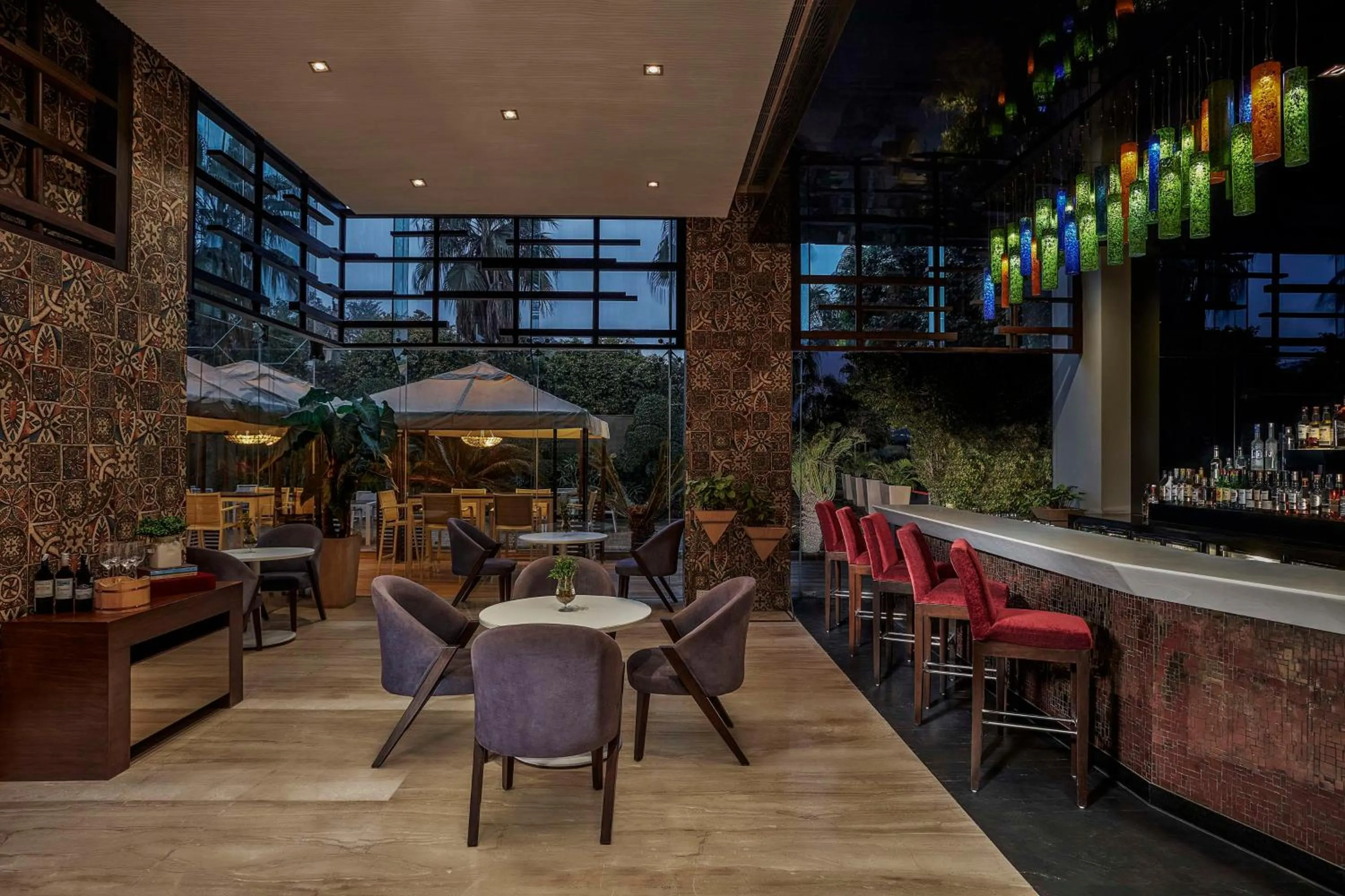 Lounge or bar in DoubleTree by Hilton Gurugram Baani Square