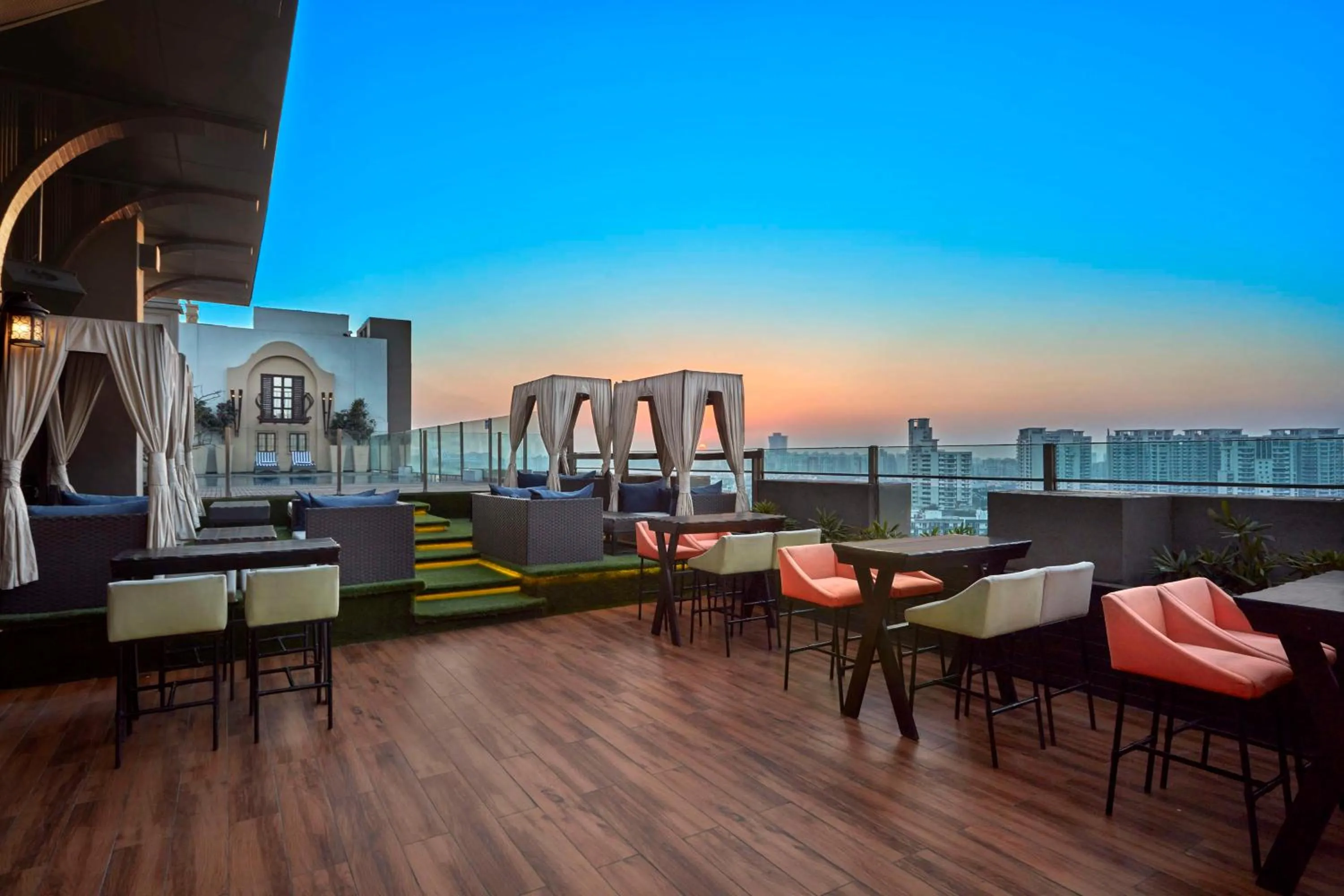 Restaurant/places to eat in DoubleTree by Hilton Gurugram Baani Square