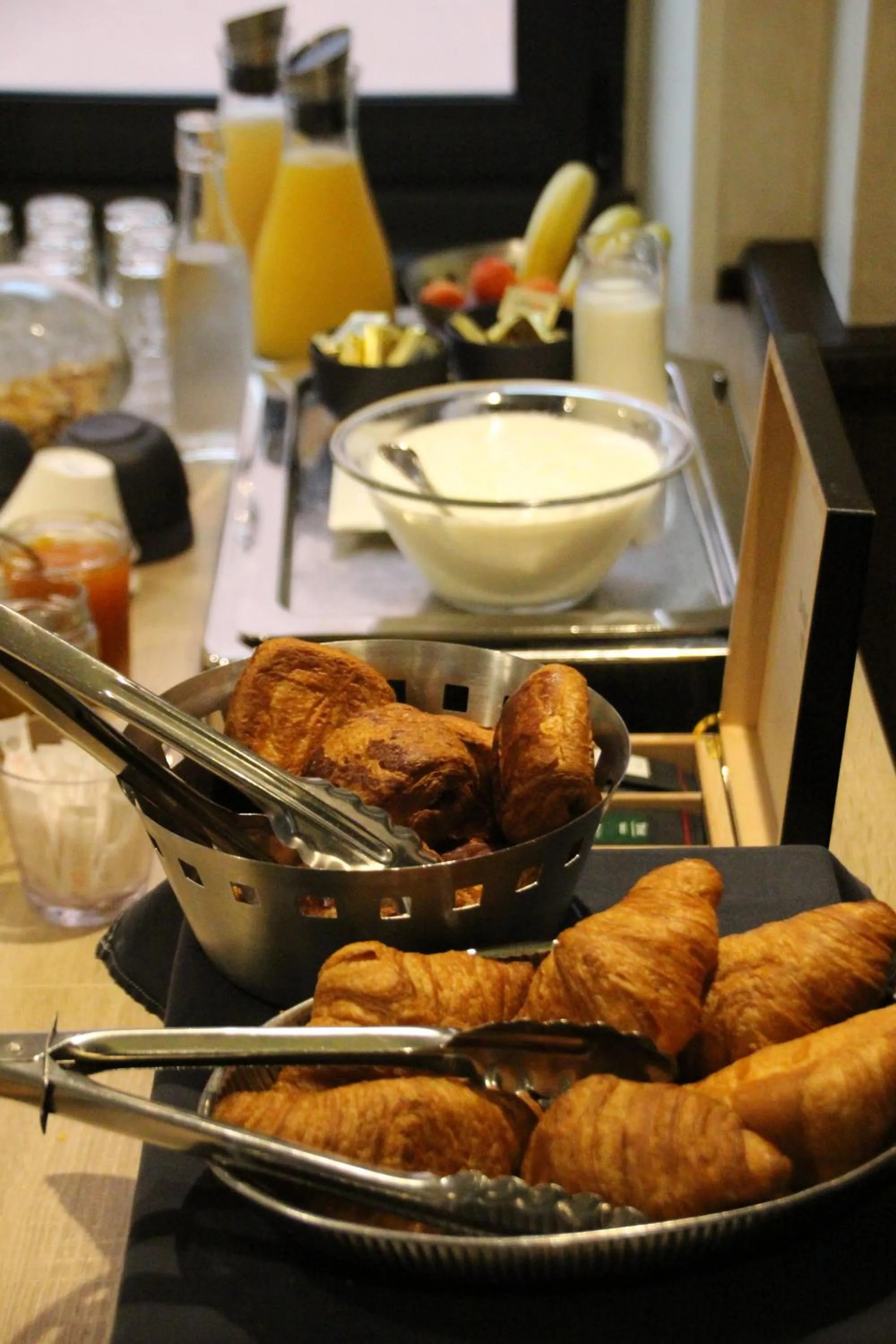 Breakfast in Hotel Le Pont Neuf