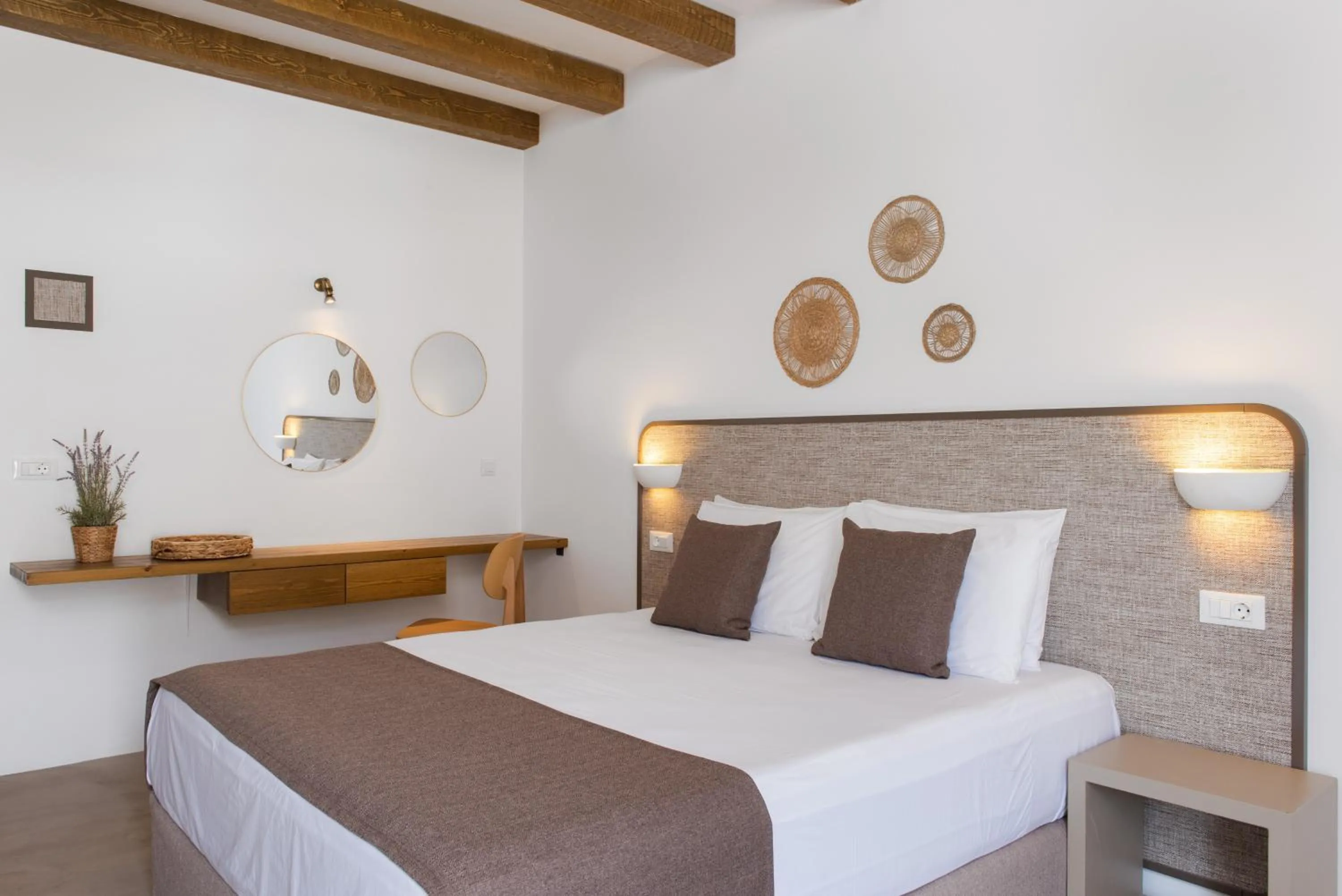 Bedroom, Bed in Xerolithia