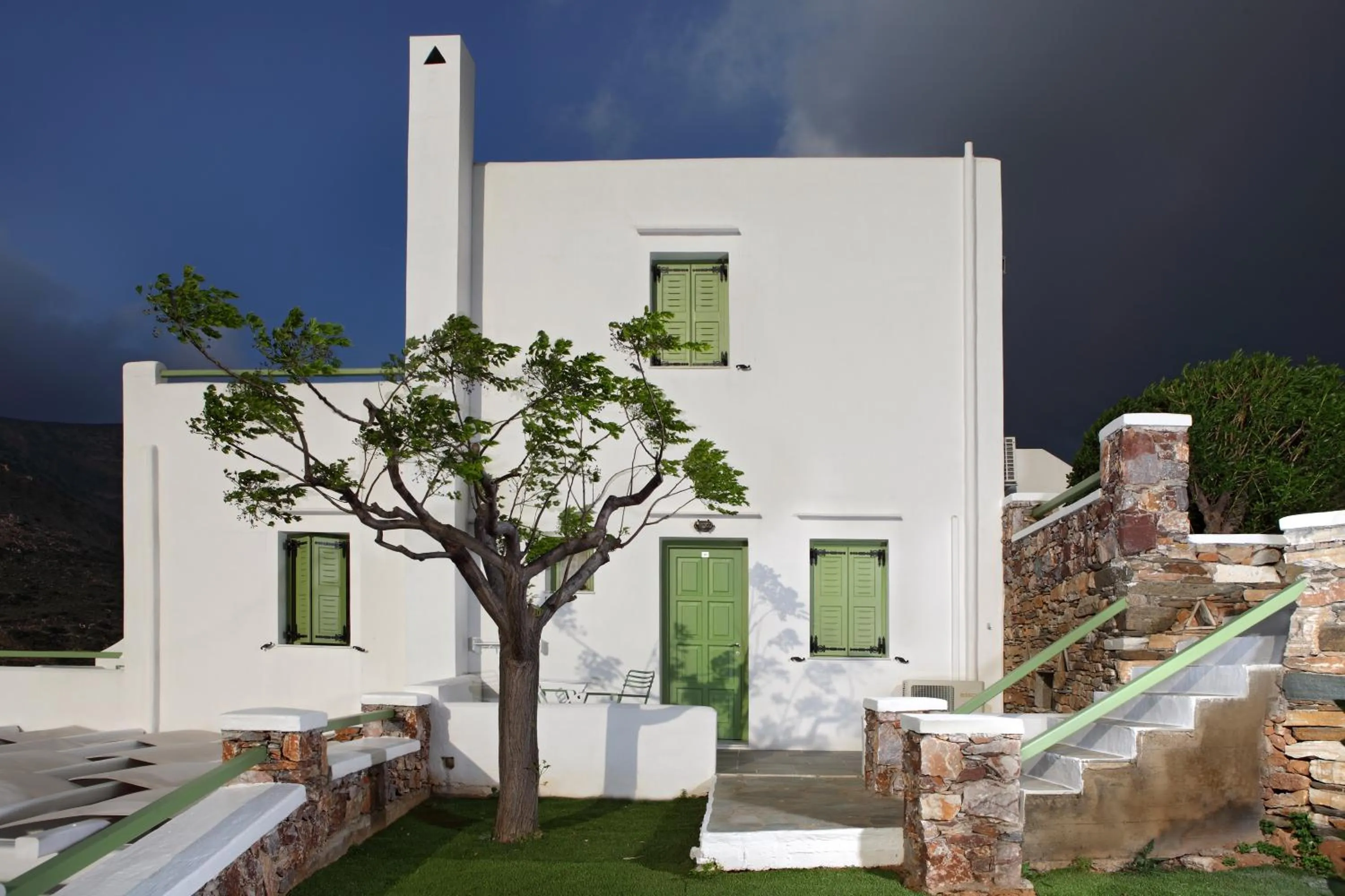 Facade/entrance in Xerolithia