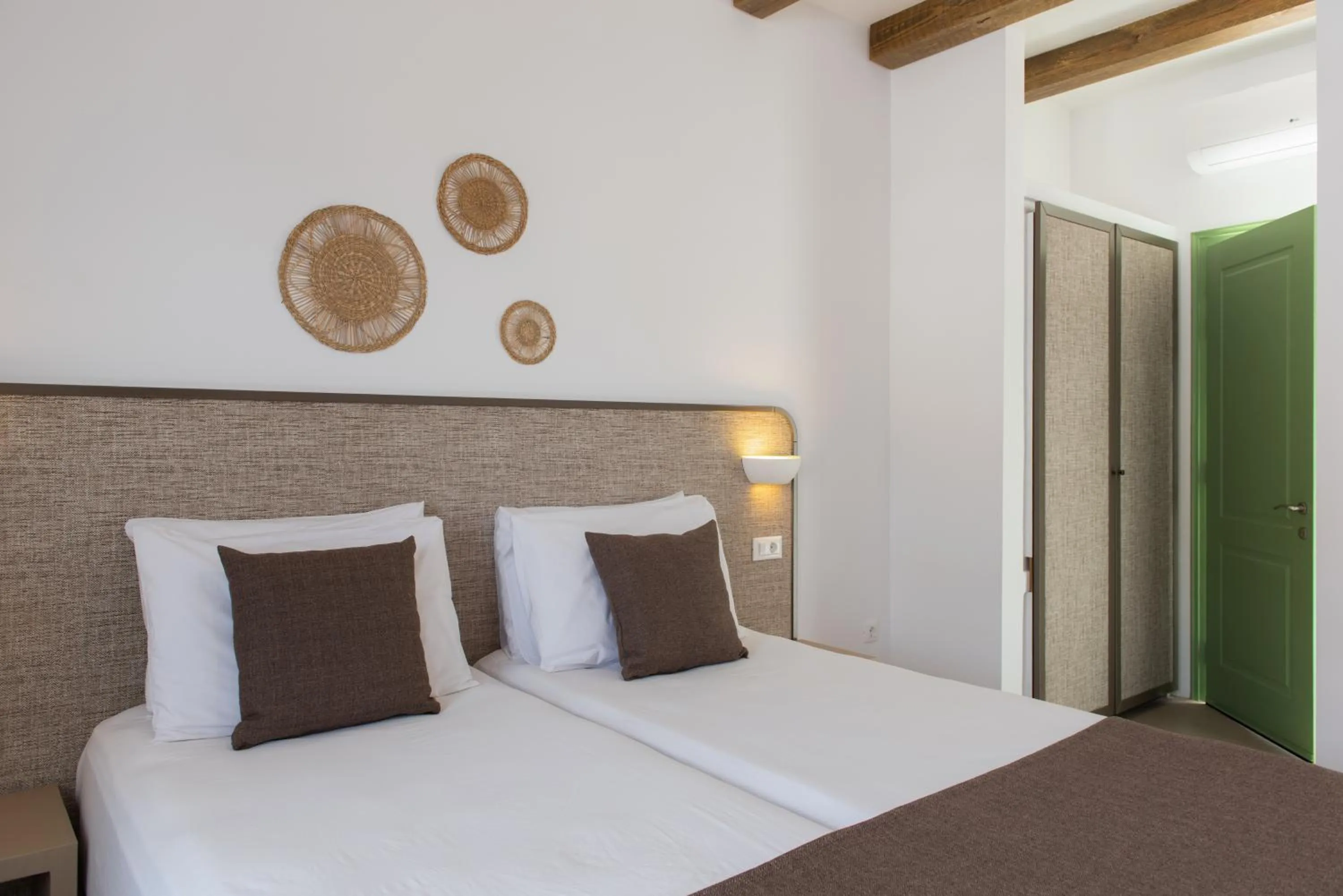 Bedroom, Bed in Xerolithia