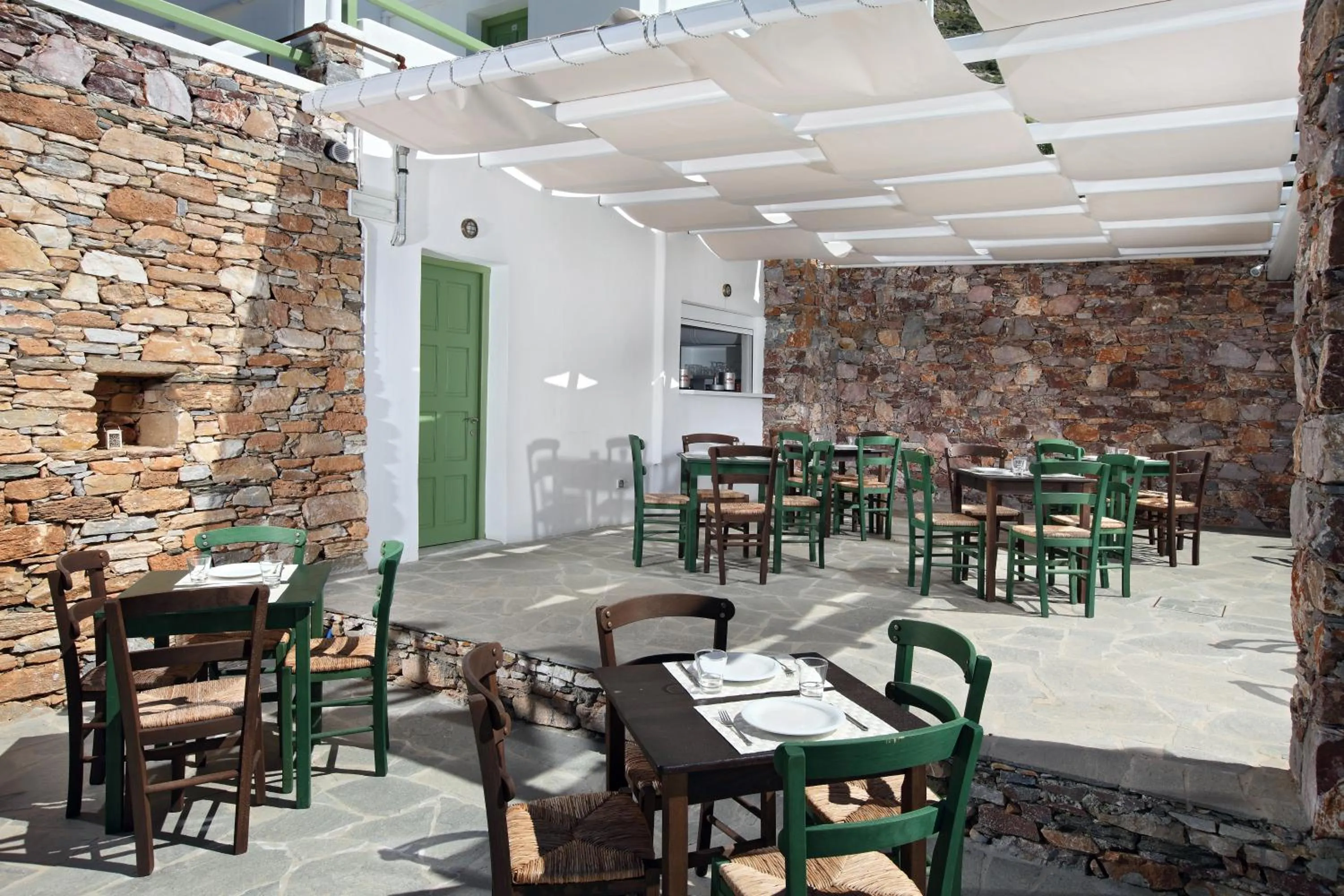 Restaurant/places to eat in Xerolithia