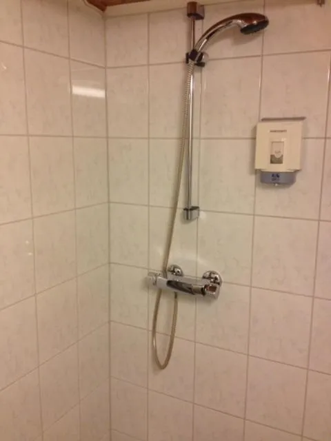 Shower in Hotel Svartisen