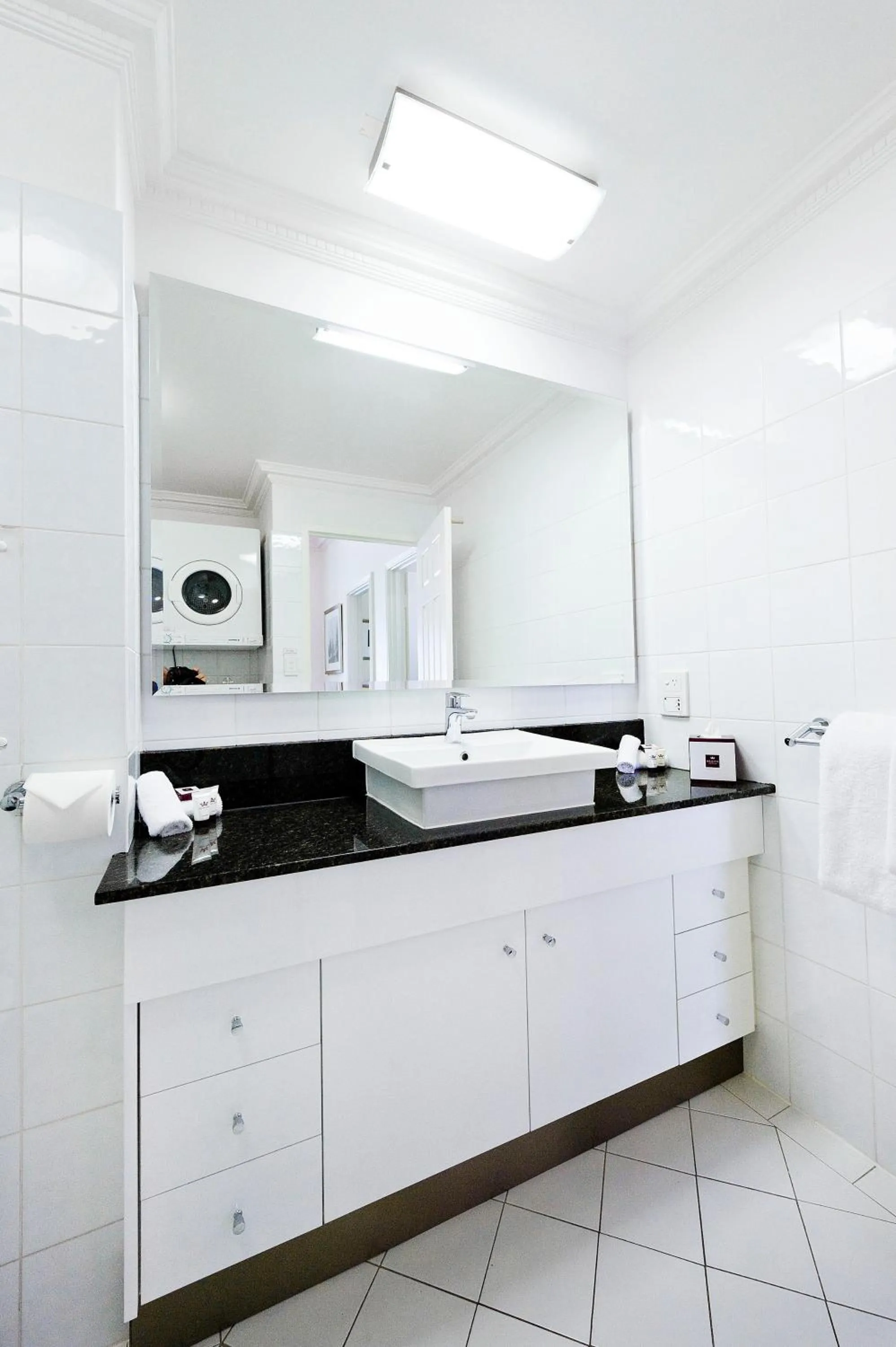 Bathroom in Majestic Old Lion Apartments