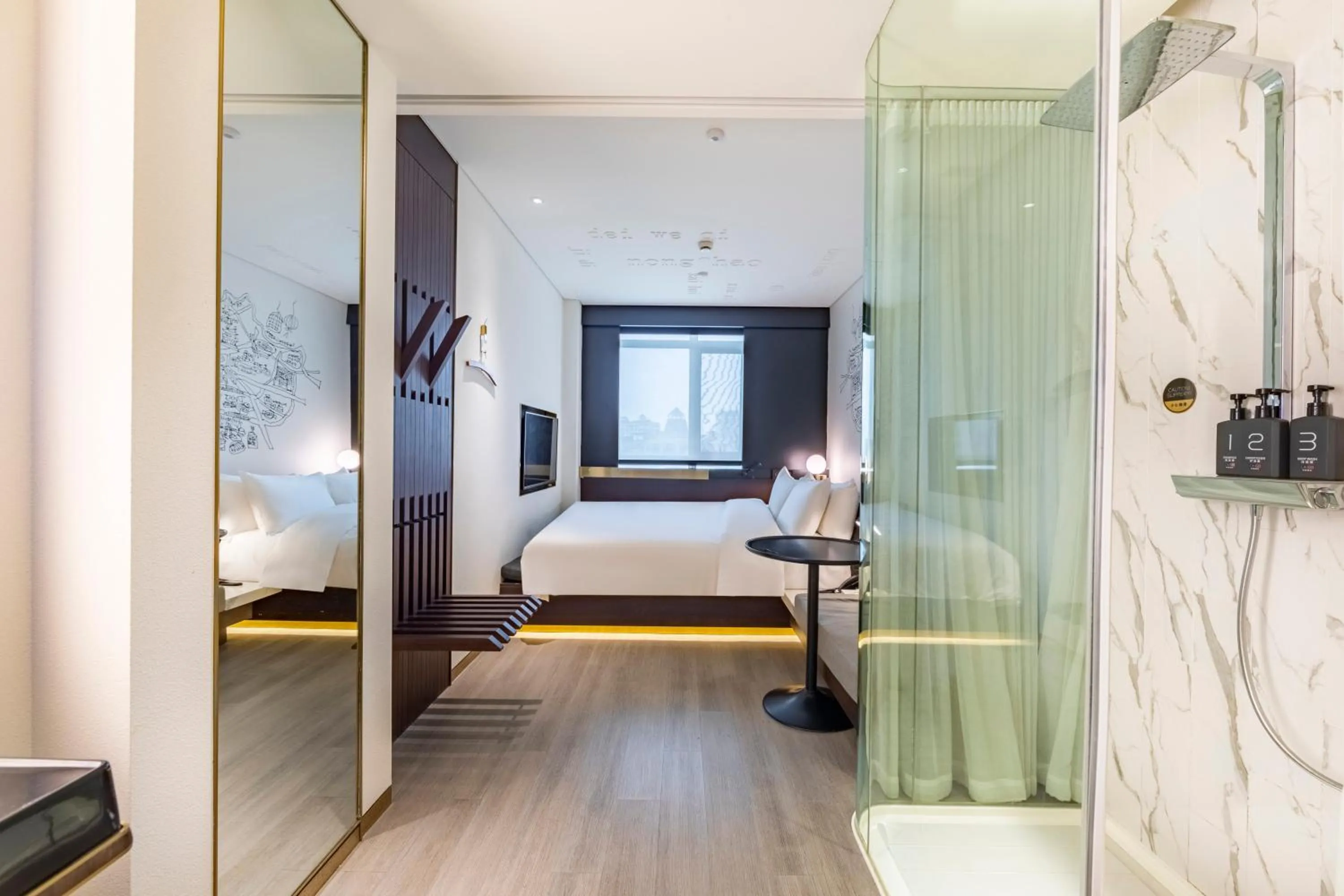 Photo of the whole room, Bed in CitiGO Hotel Hongqiao Shanghai