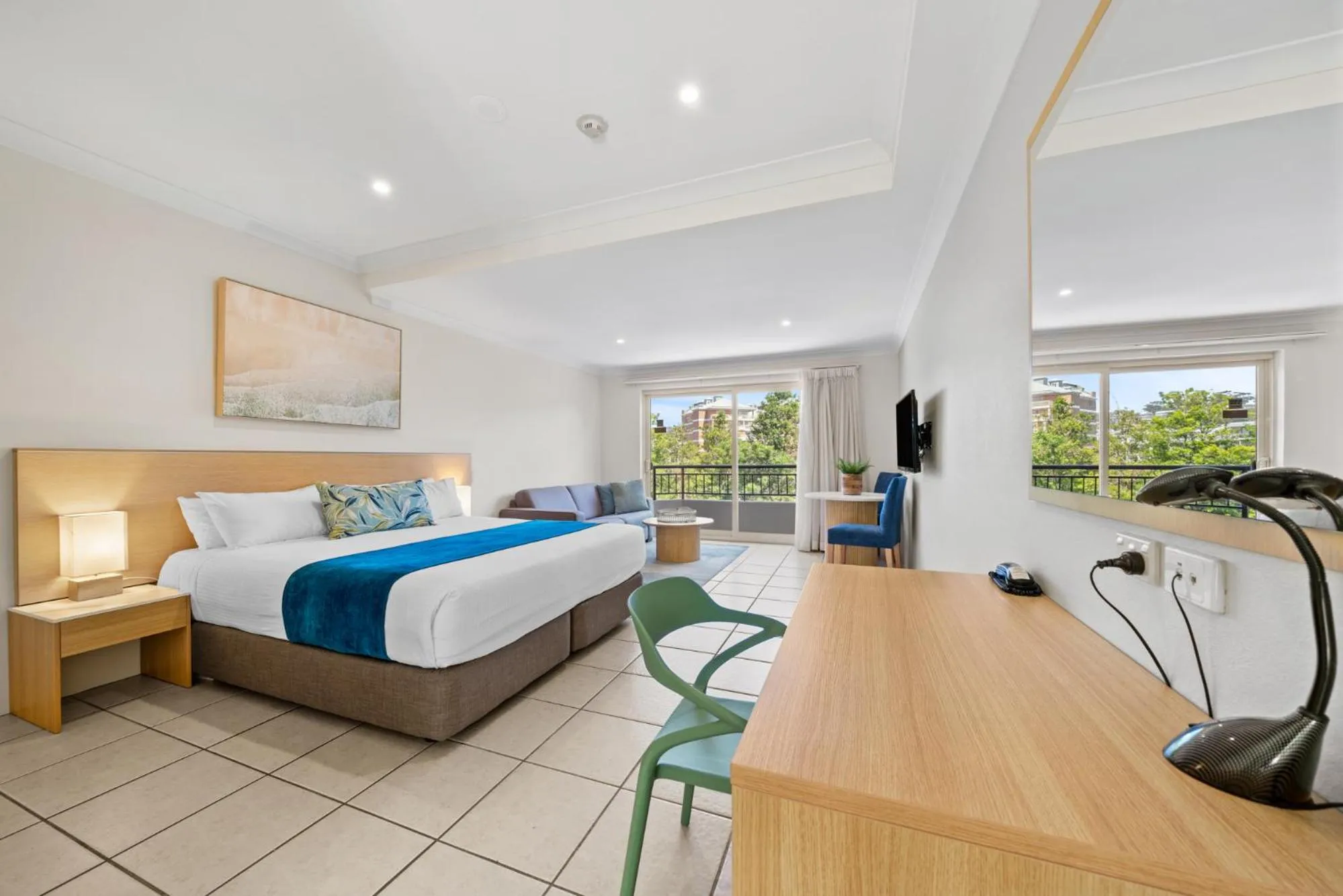 Photo of the whole room, Bed in Terrigal Sails Serviced Apartments