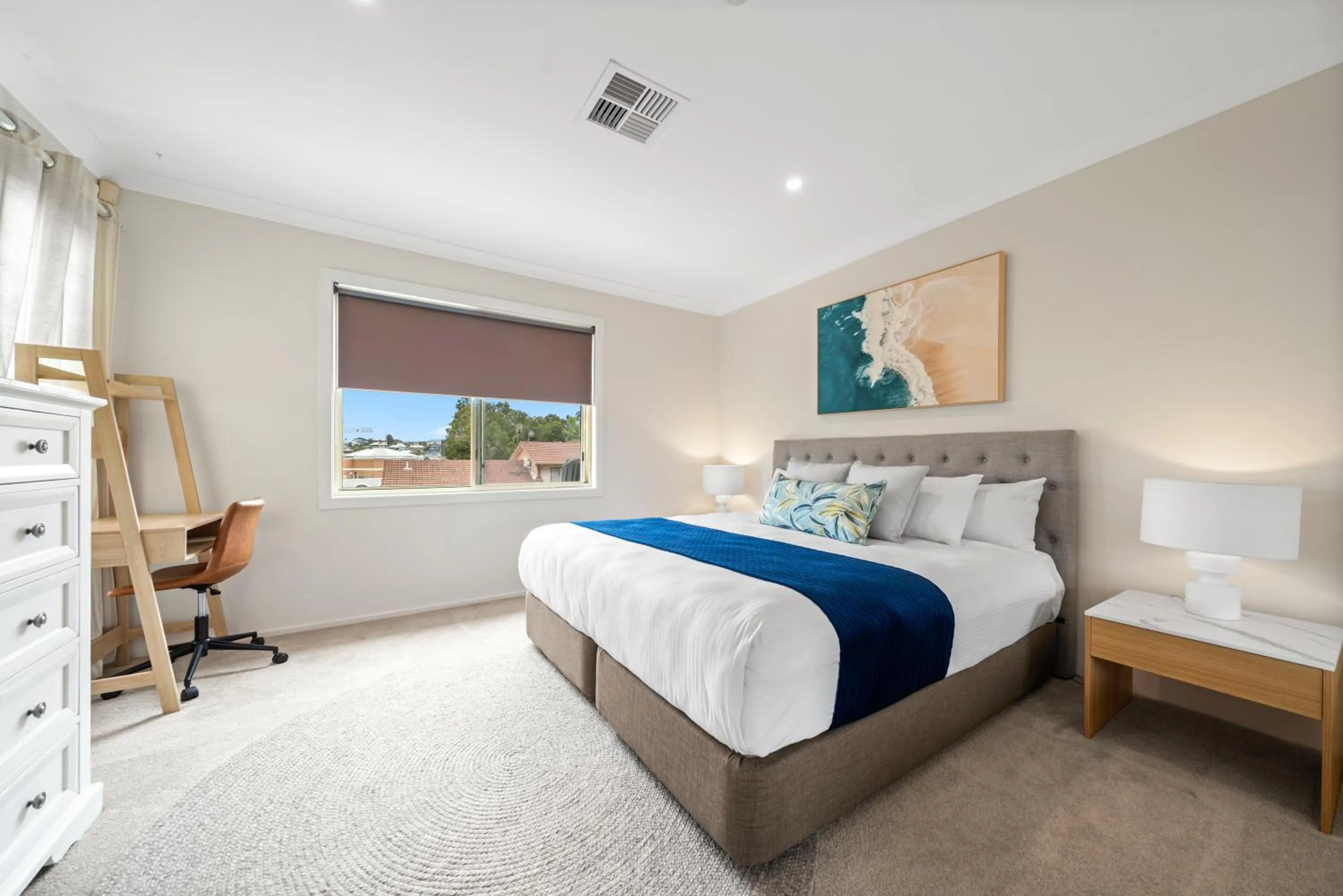 Bedroom, Bed in Terrigal Sails Serviced Apartments