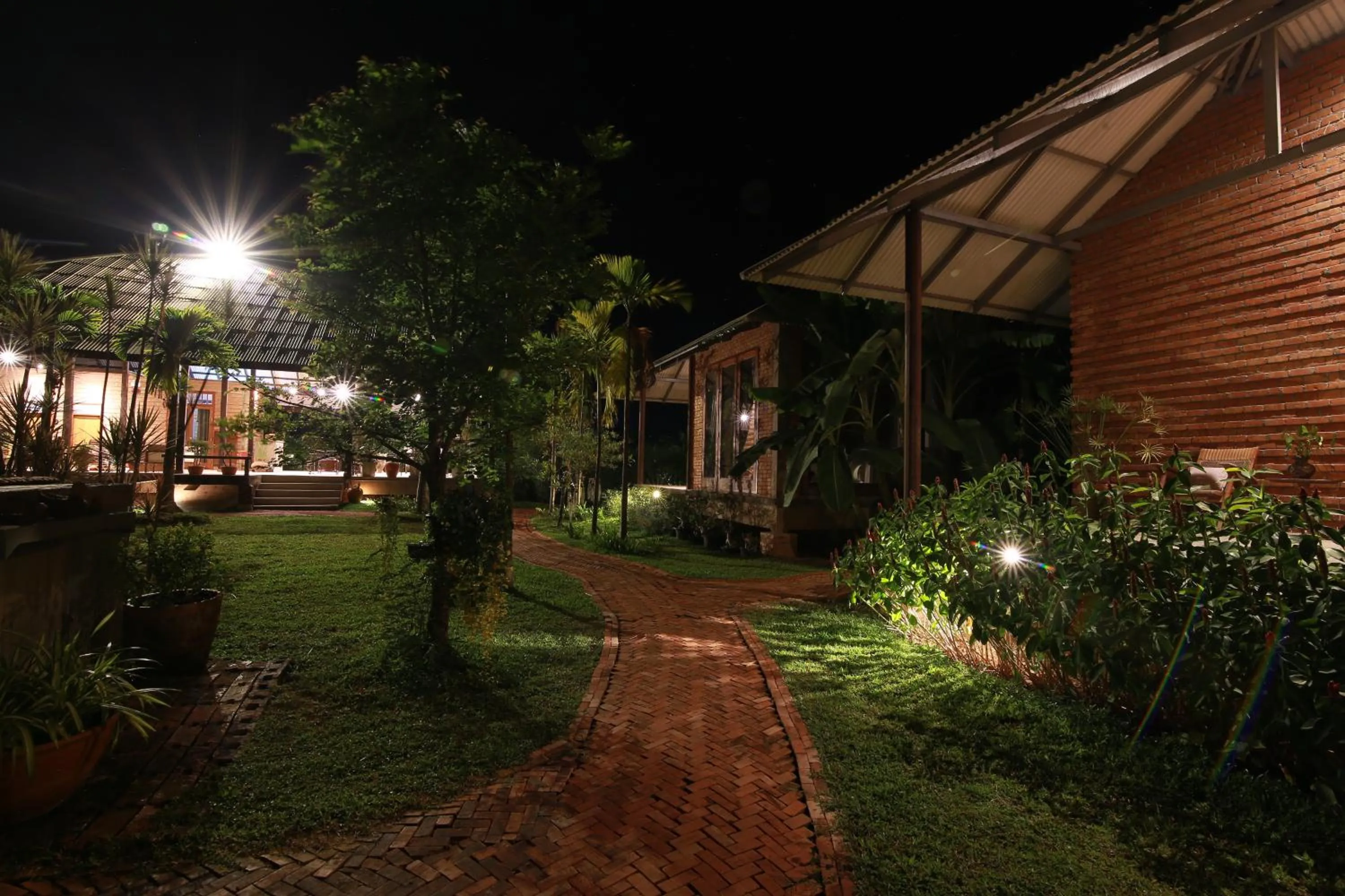 Garden in BaanSuk Sukhothai Resort