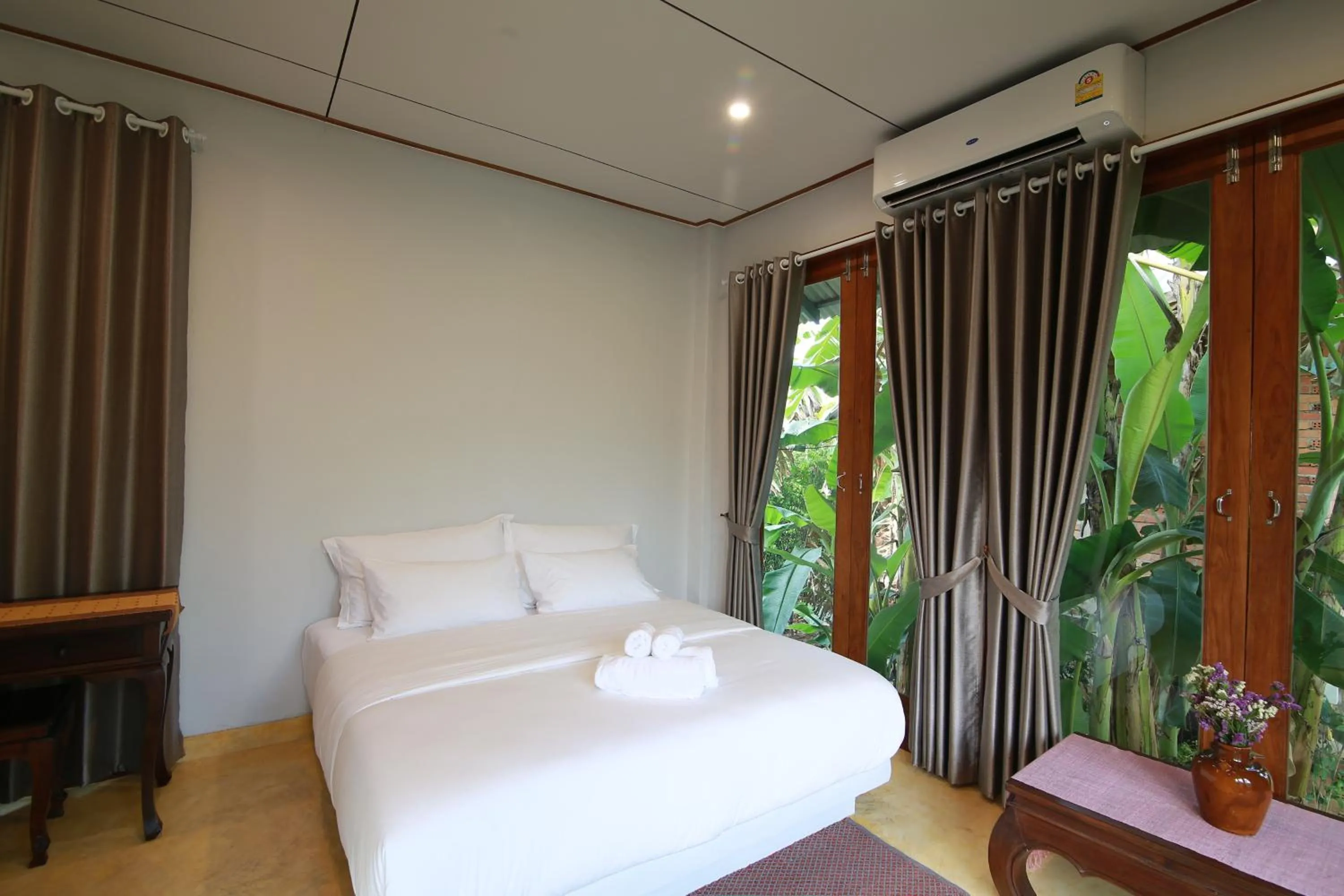 Bedroom, Bed in BaanSuk Sukhothai Resort