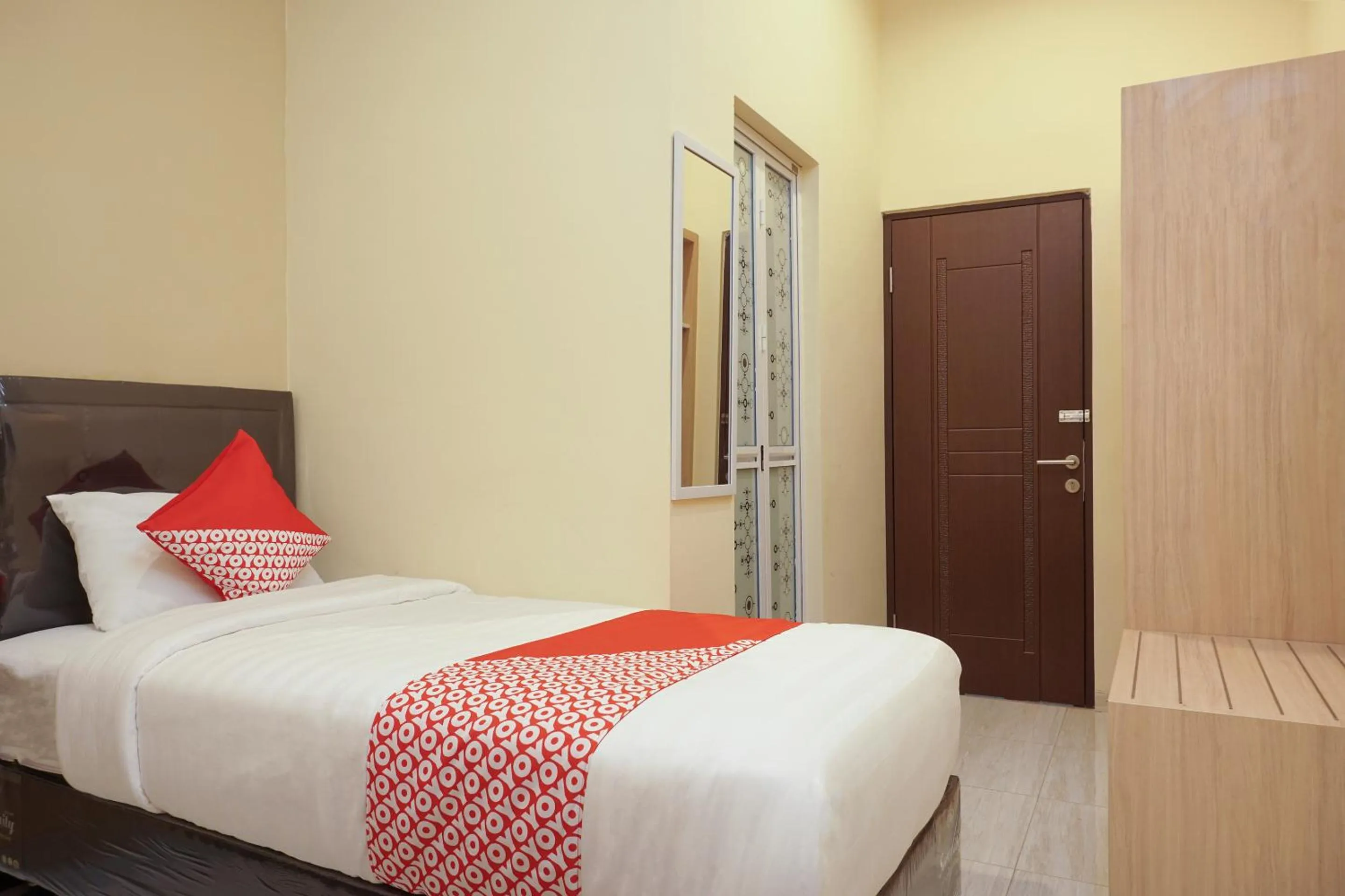 Bedroom, Bed in Hotel O DeHome Family