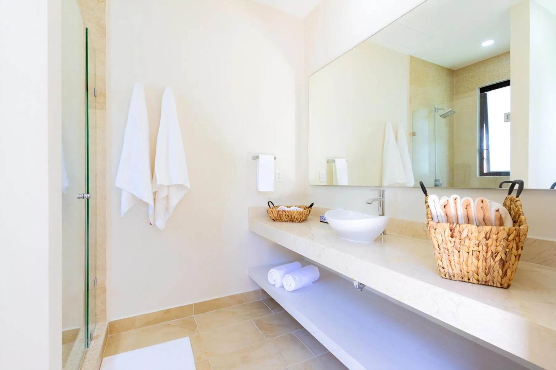 Bathroom in Ciudad Mayakoba Homes by Vimex