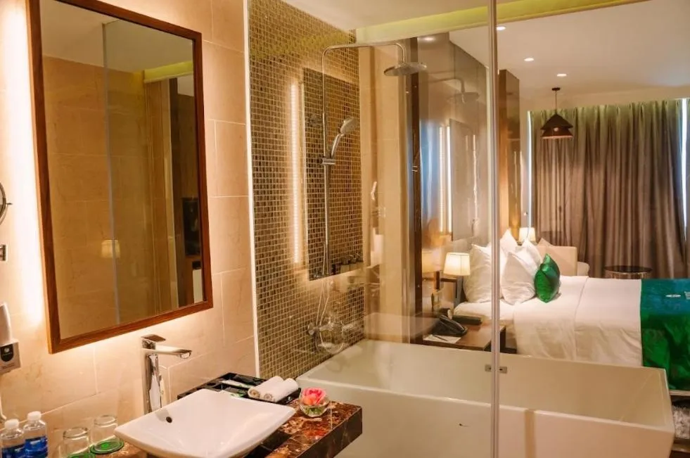 Shower in DIC Star Hotels & Resorts Vinh Phuc