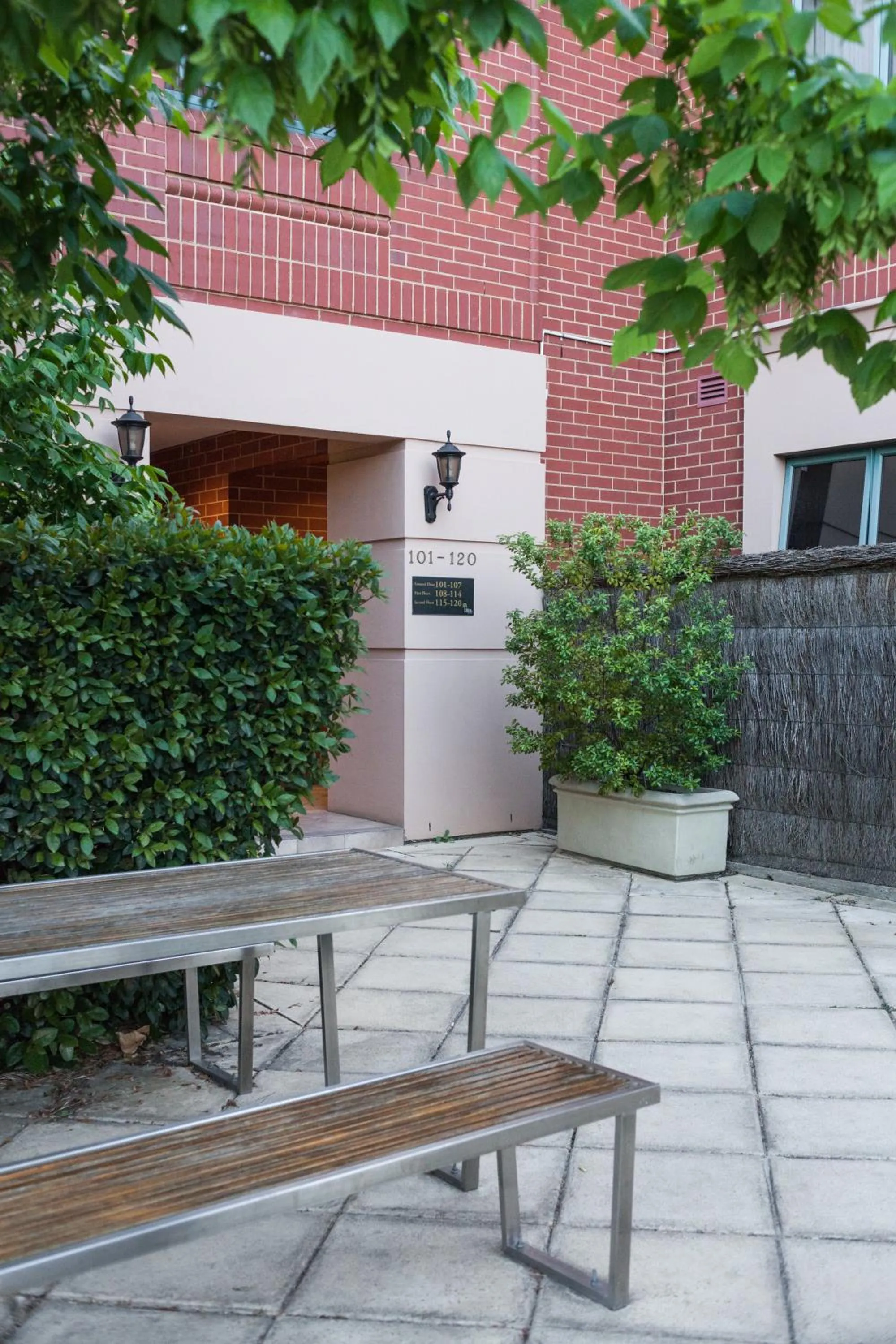 Facade/entrance in Majestic Tynte Street Apartments