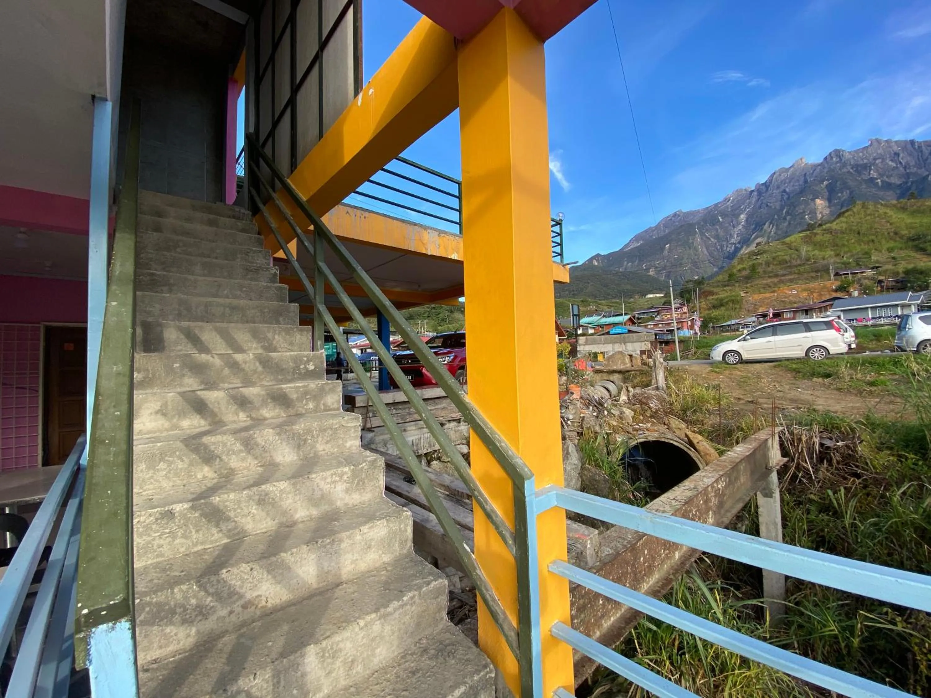 Property building in Kupi-Kupi & Stay