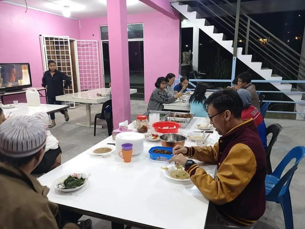 Staff in Kupi-Kupi & Stay