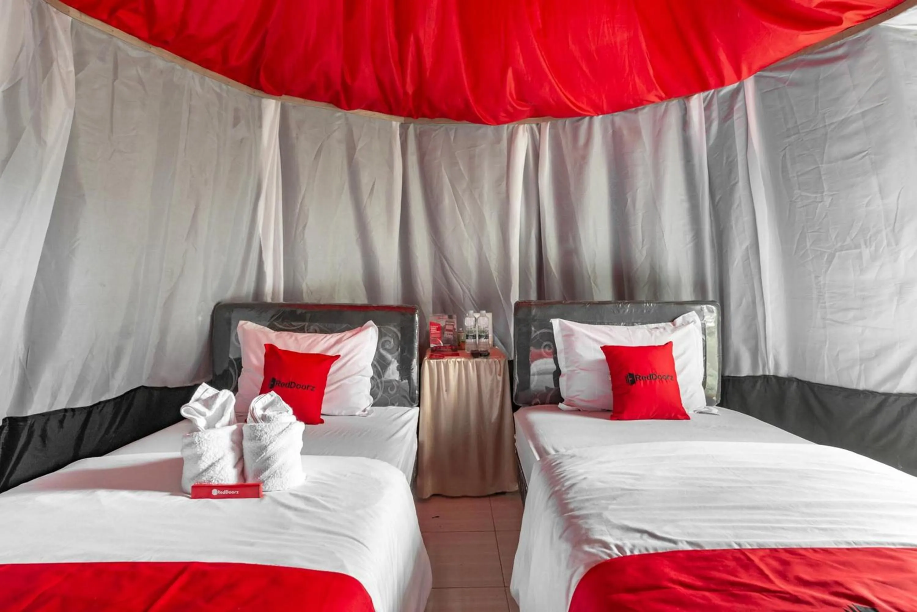 Bed in RedDoorz @ Apache Camp