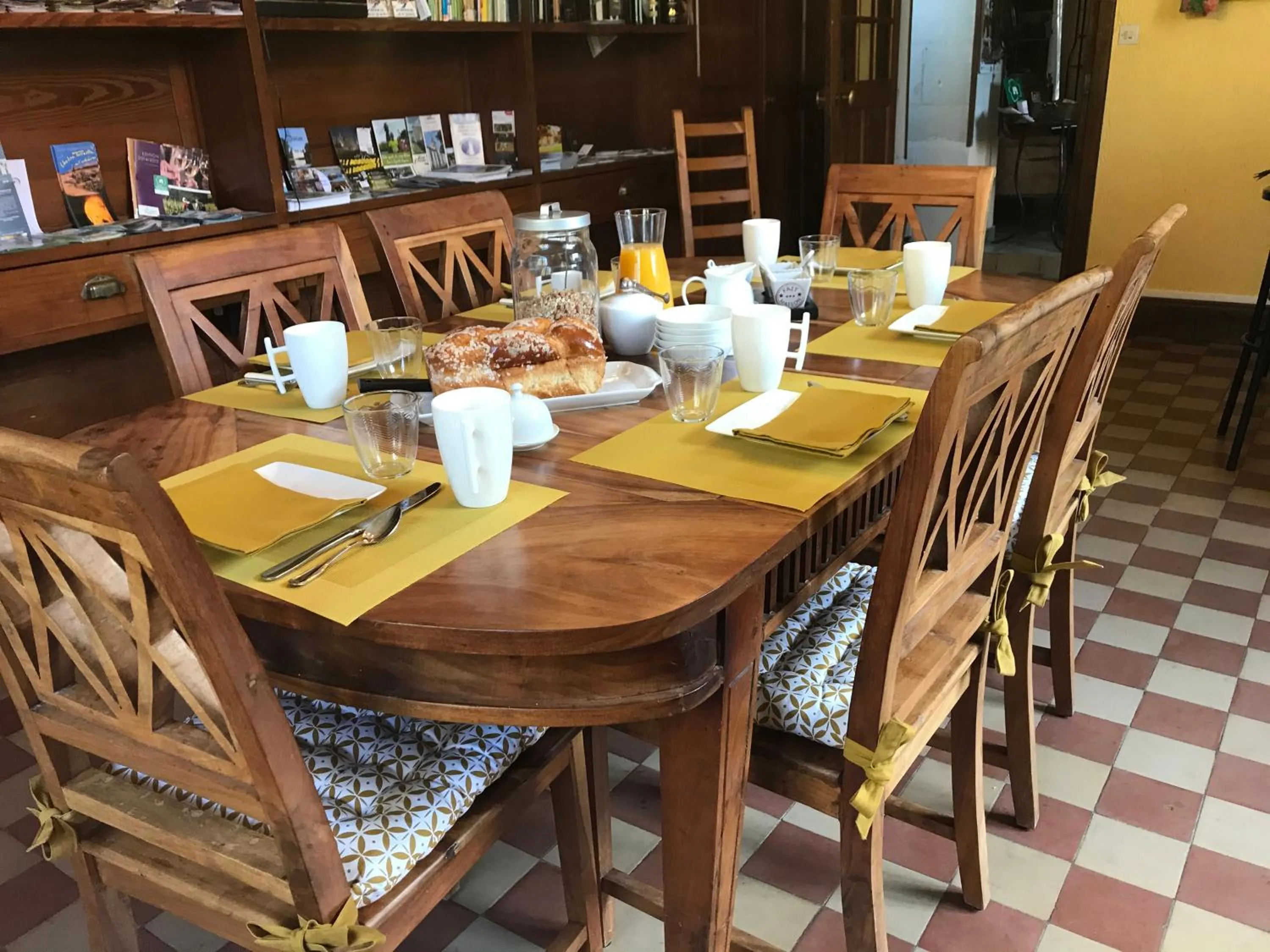 Dining area in Domaine de Joreau