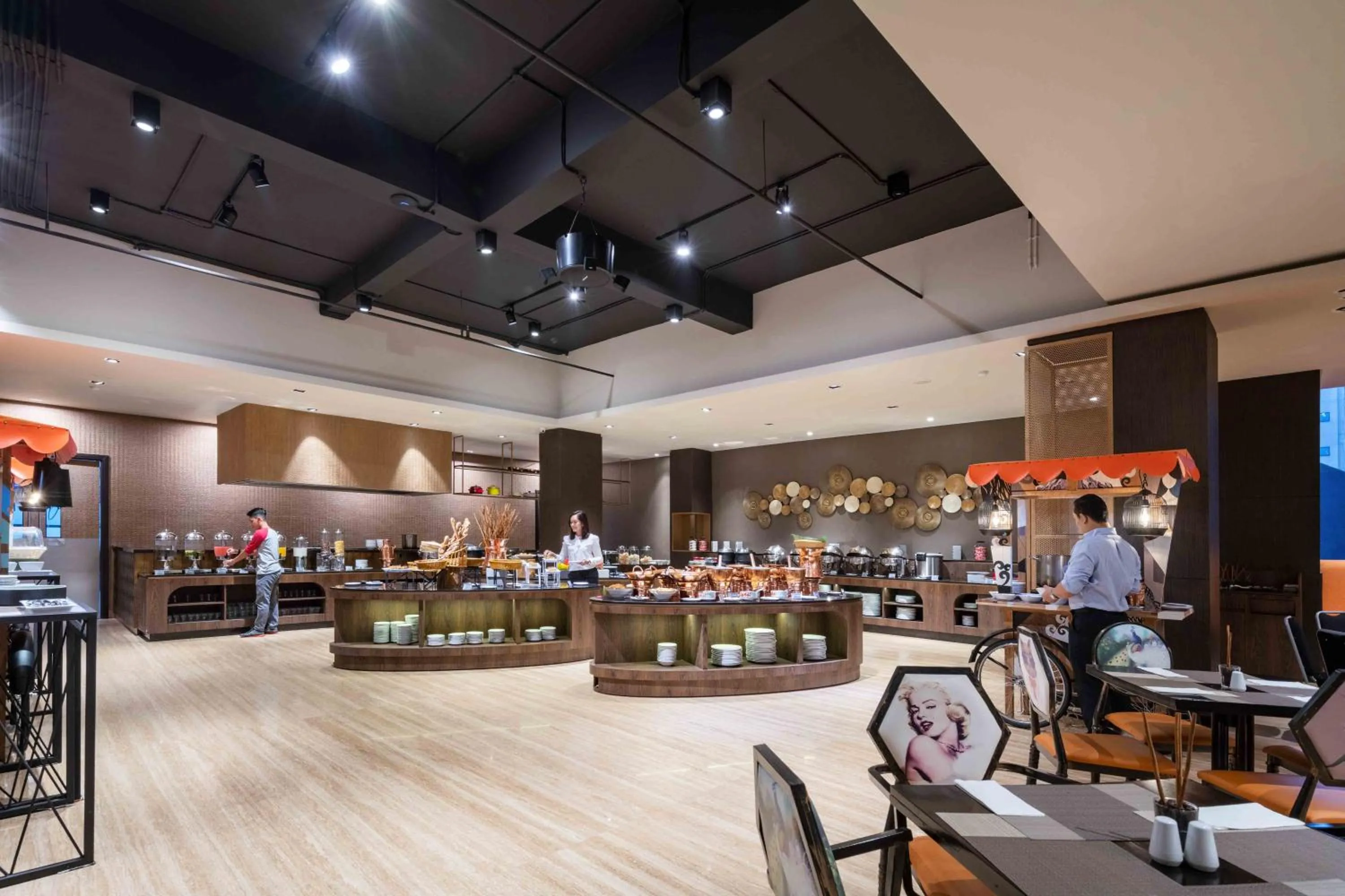 Restaurant/places to eat in Luminor Hotel Jakarta Kota By WH