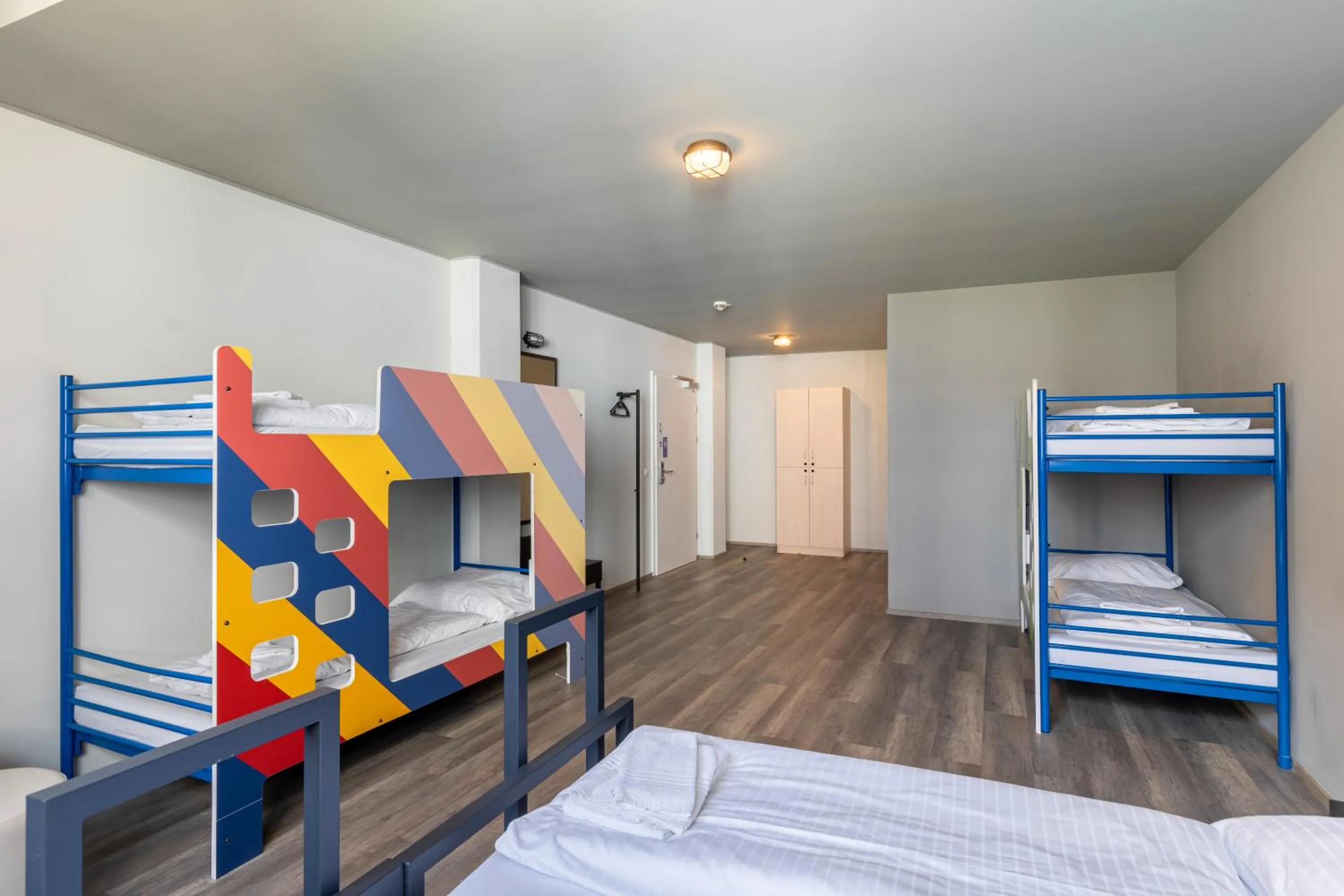 Photo of the whole room, Bed in a&o Wien Hauptbahnhof