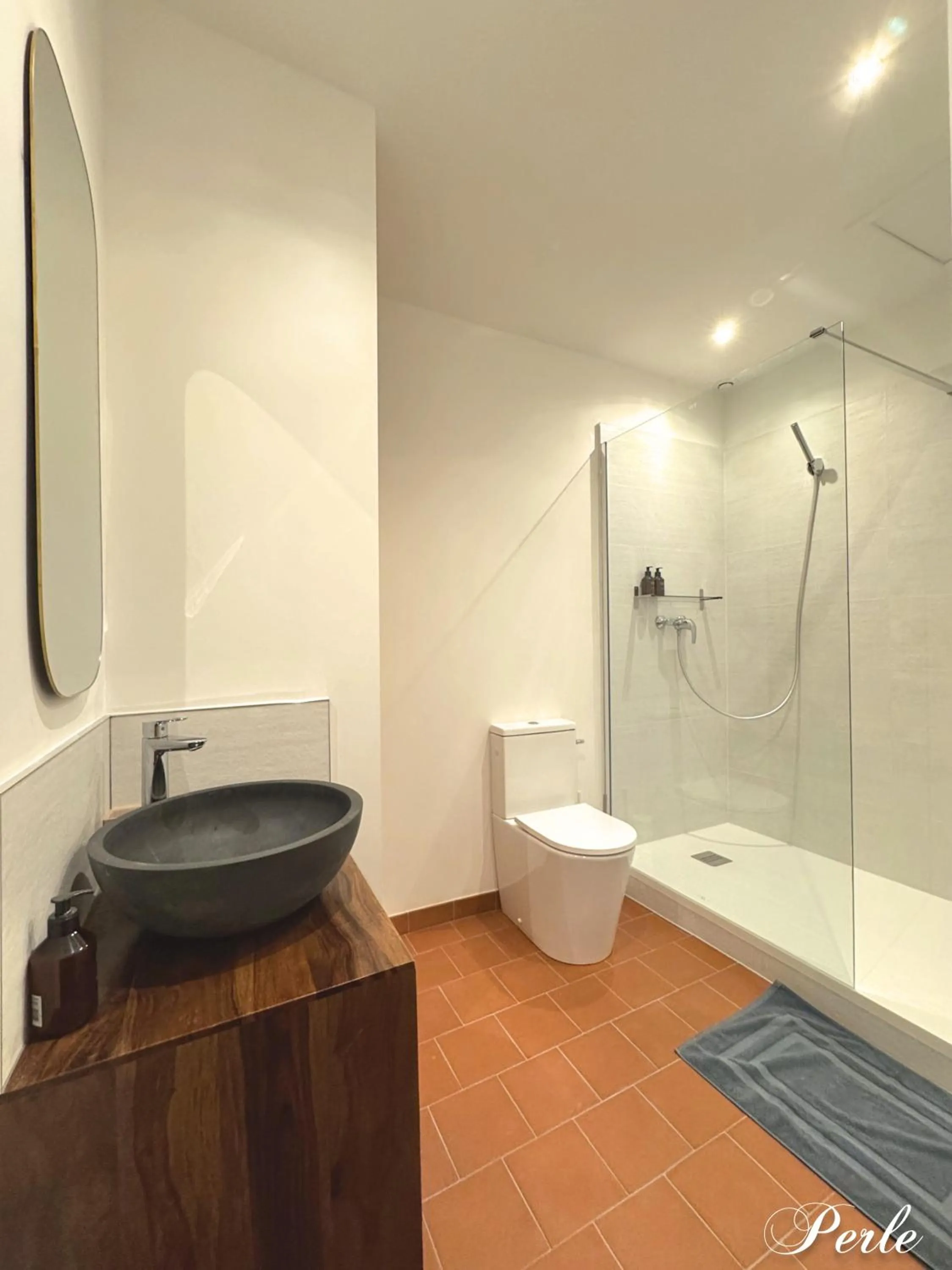 Bathroom in Les Appartements du Vieux Port