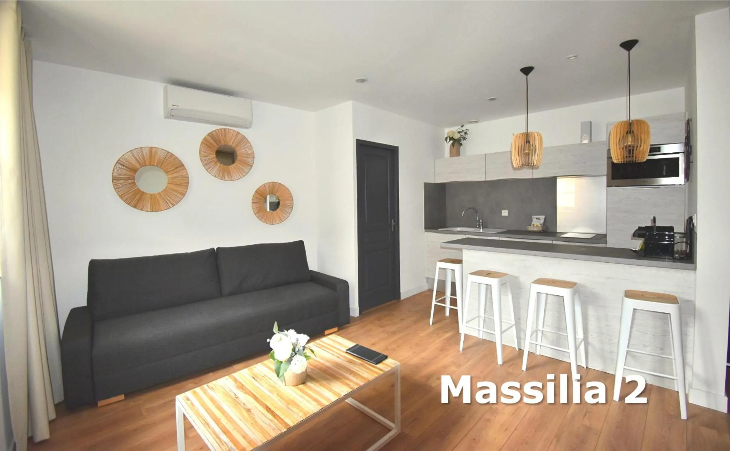 Photo of the whole room in Les Appartements du Vieux Port