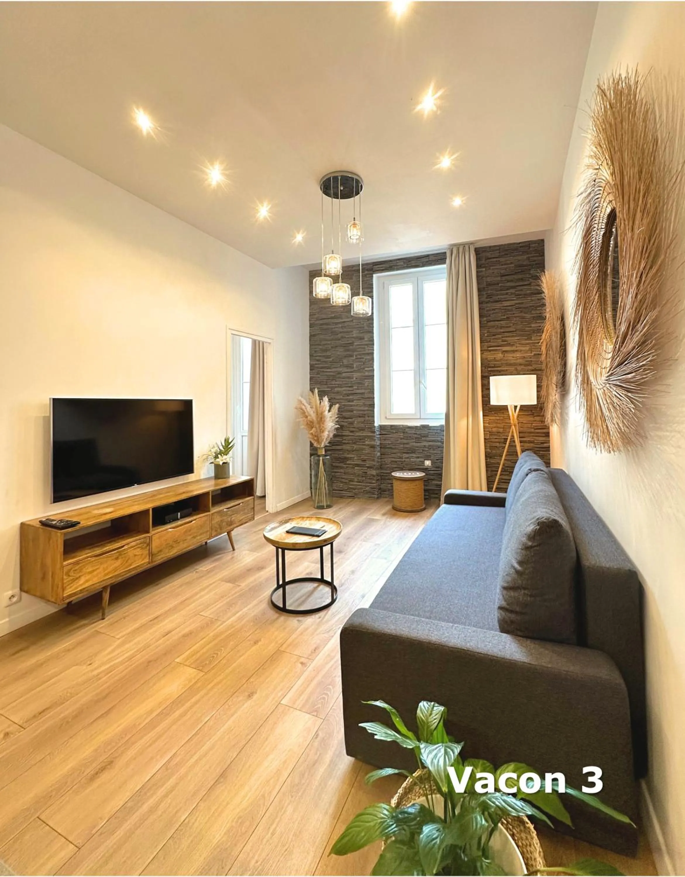 Photo of the whole room in Les Appartements du Vieux Port