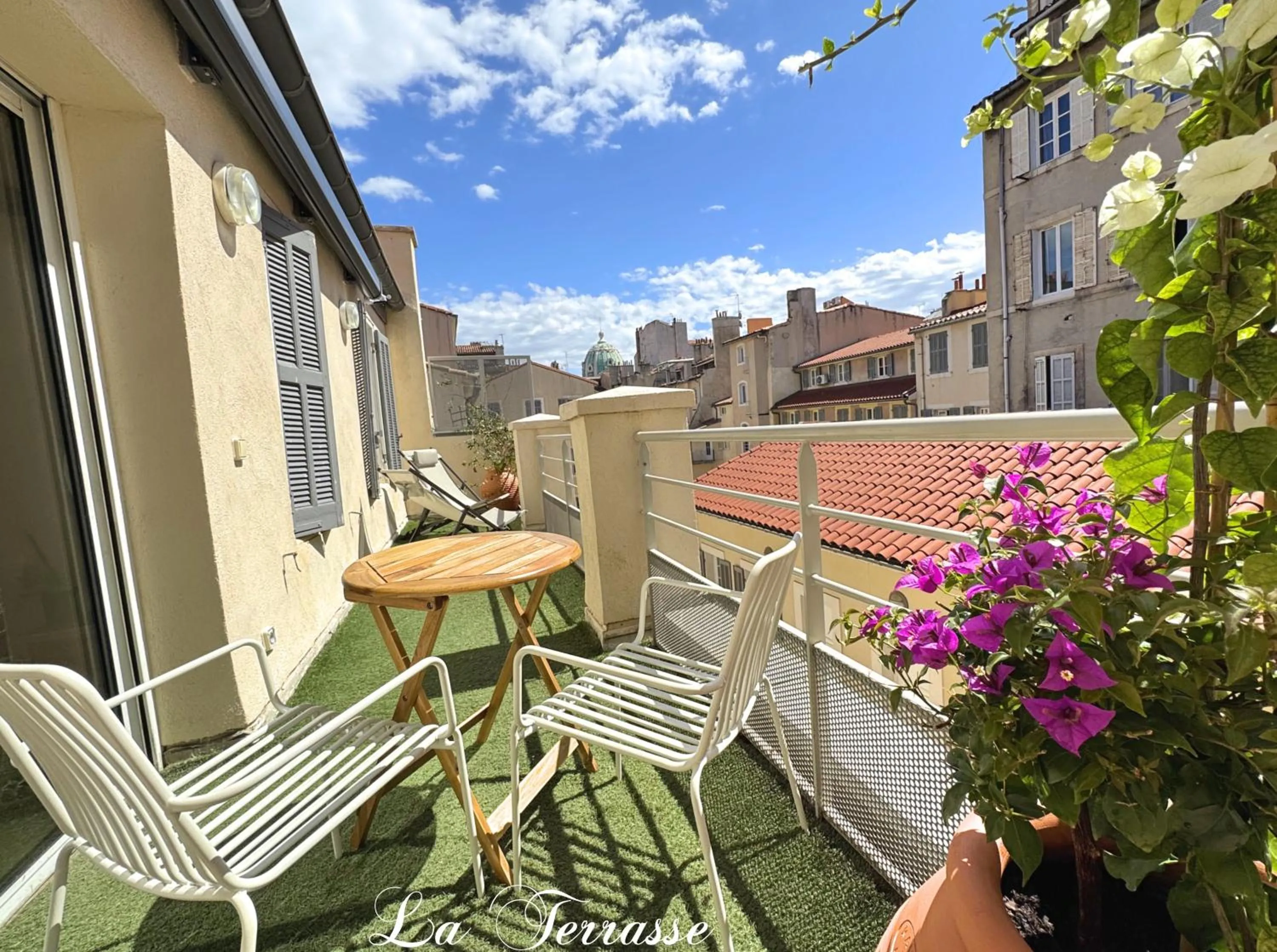 Patio in Les Appartements du Vieux Port