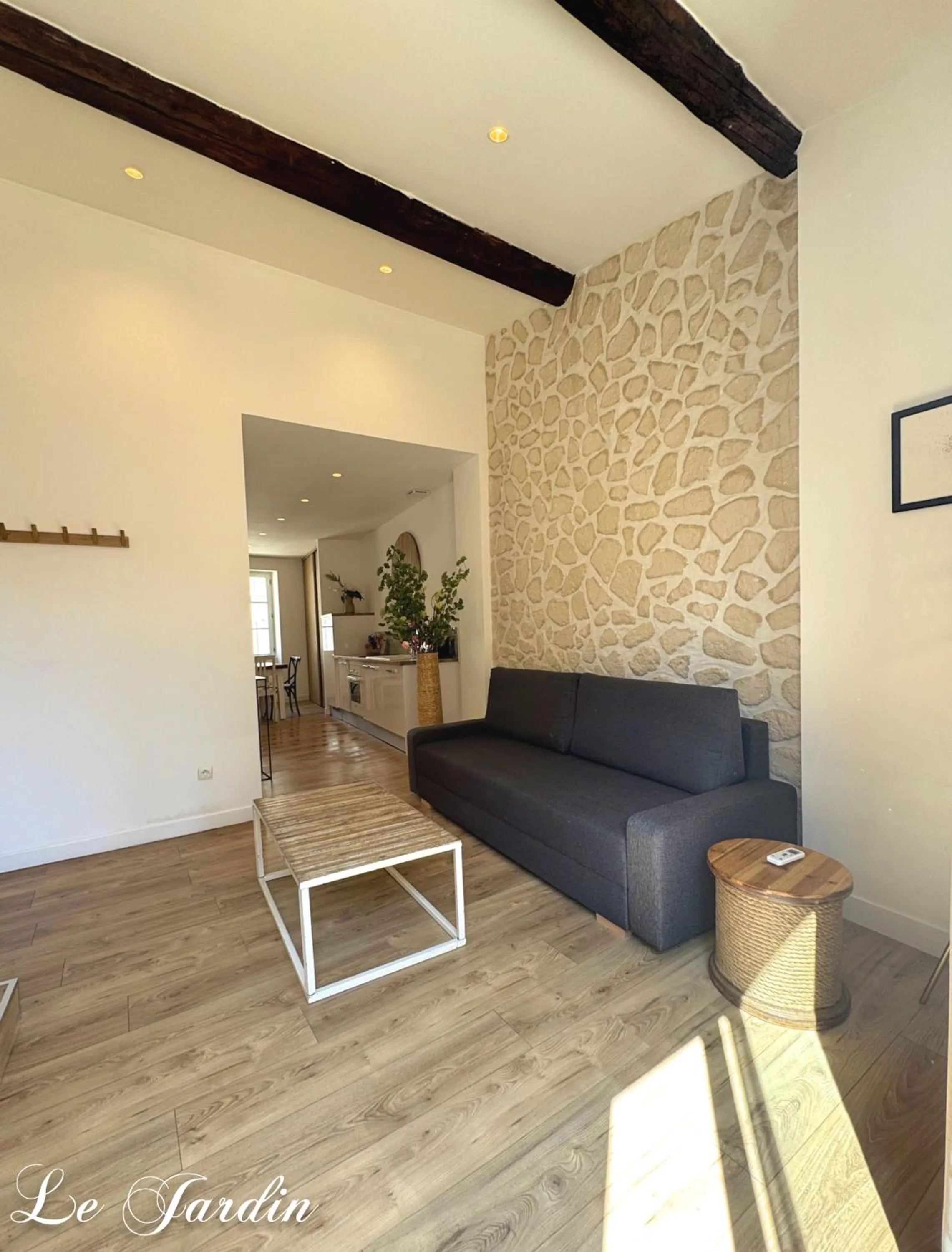 Photo of the whole room in Les Appartements du Vieux Port