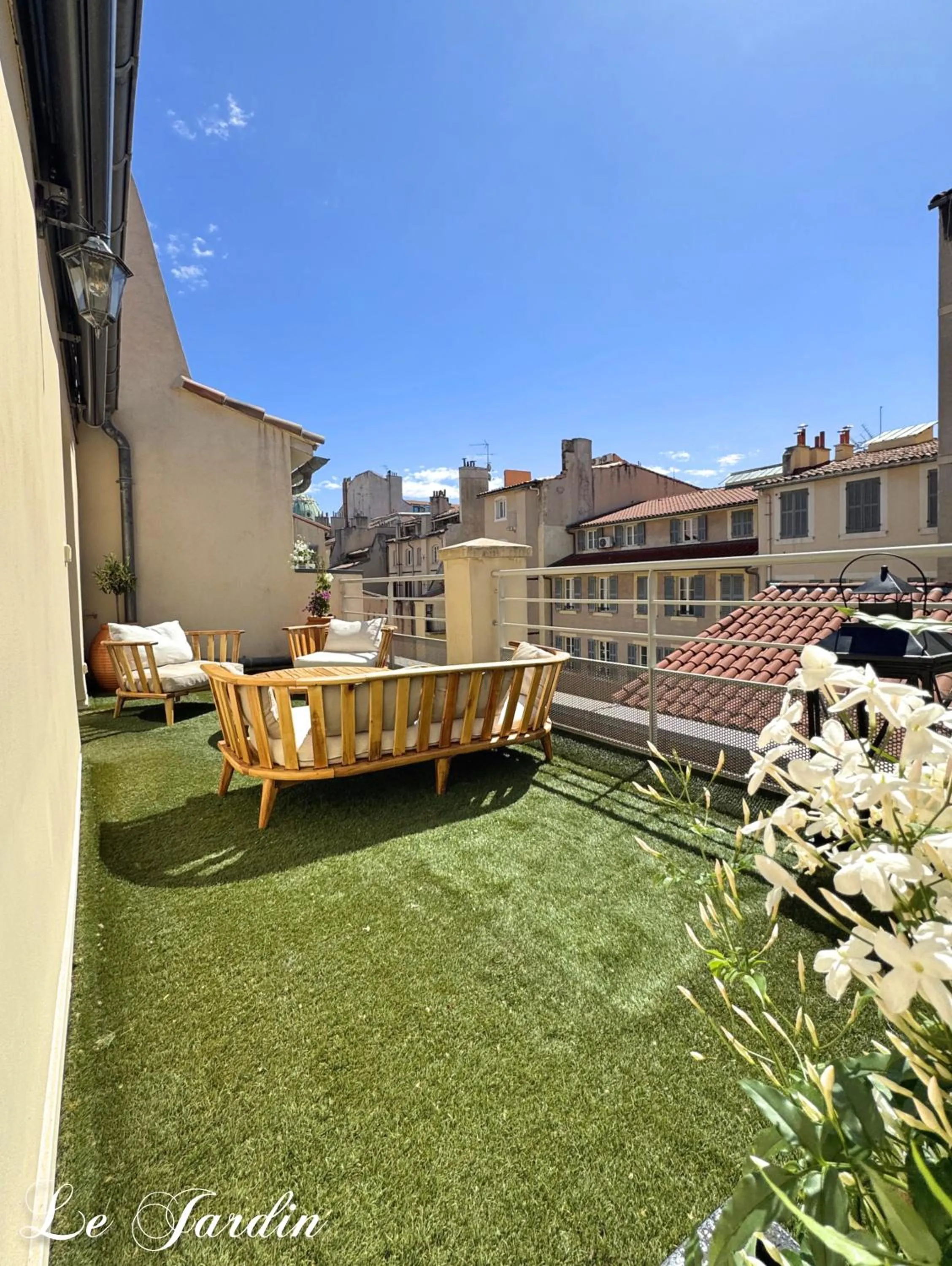 Patio in Les Appartements du Vieux Port