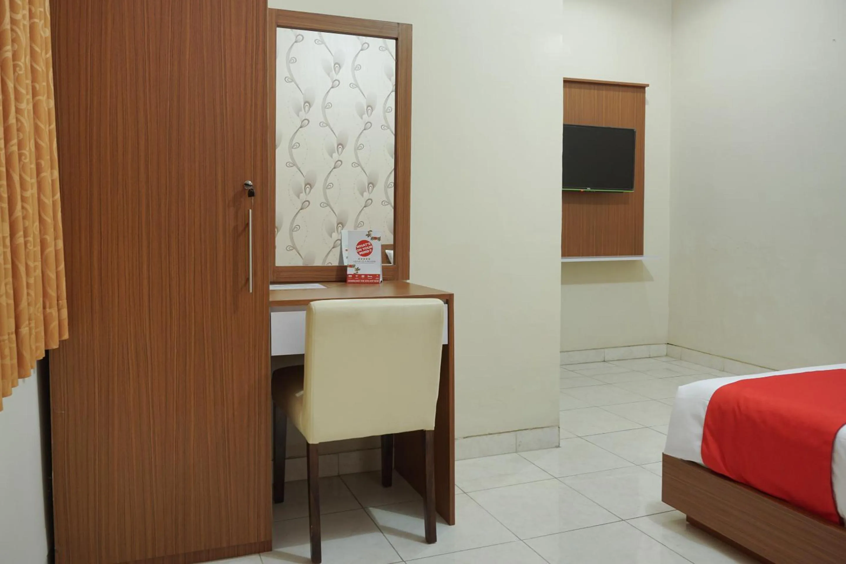 TV and multimedia, Bed in RedDoorz Plus @ Jalan Parangtritis 2