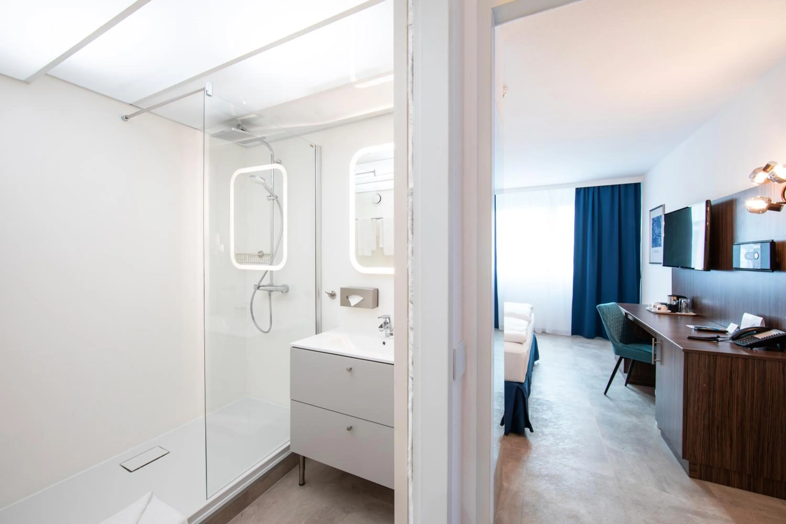 Staff in Best Western Smart Hotel