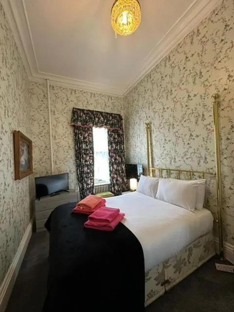 Bedroom, Bed in Eliza House