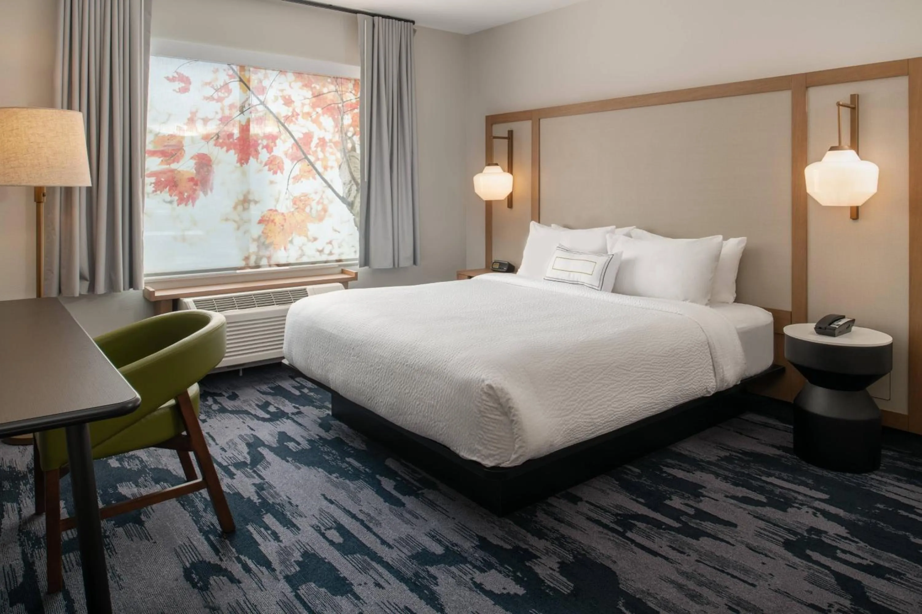 Photo of the whole room, Bed in Fairfield Inn & Suites by Marriott Wenatchee