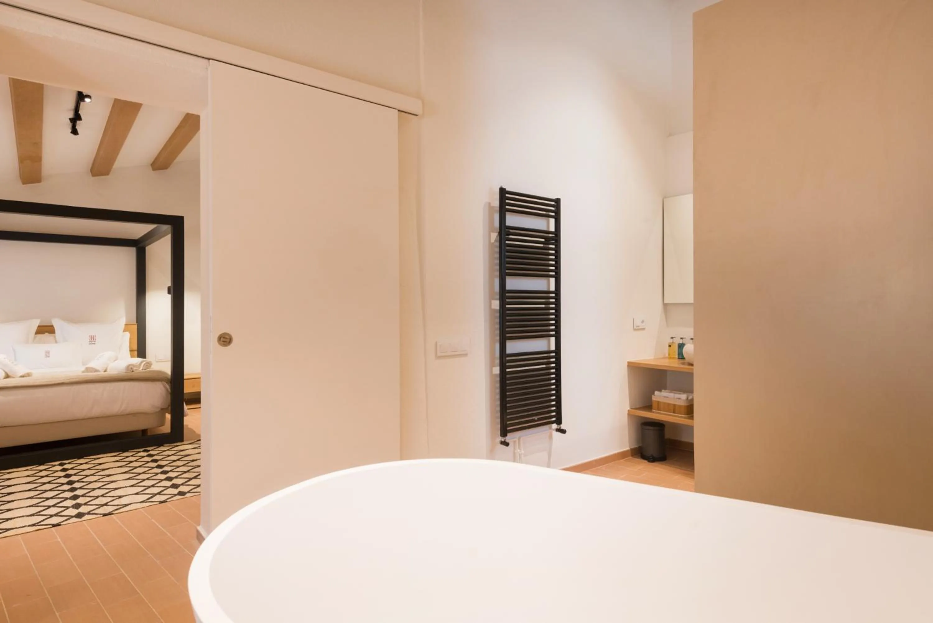 Bathroom, Bed in La Piconera (Petit Luxe)