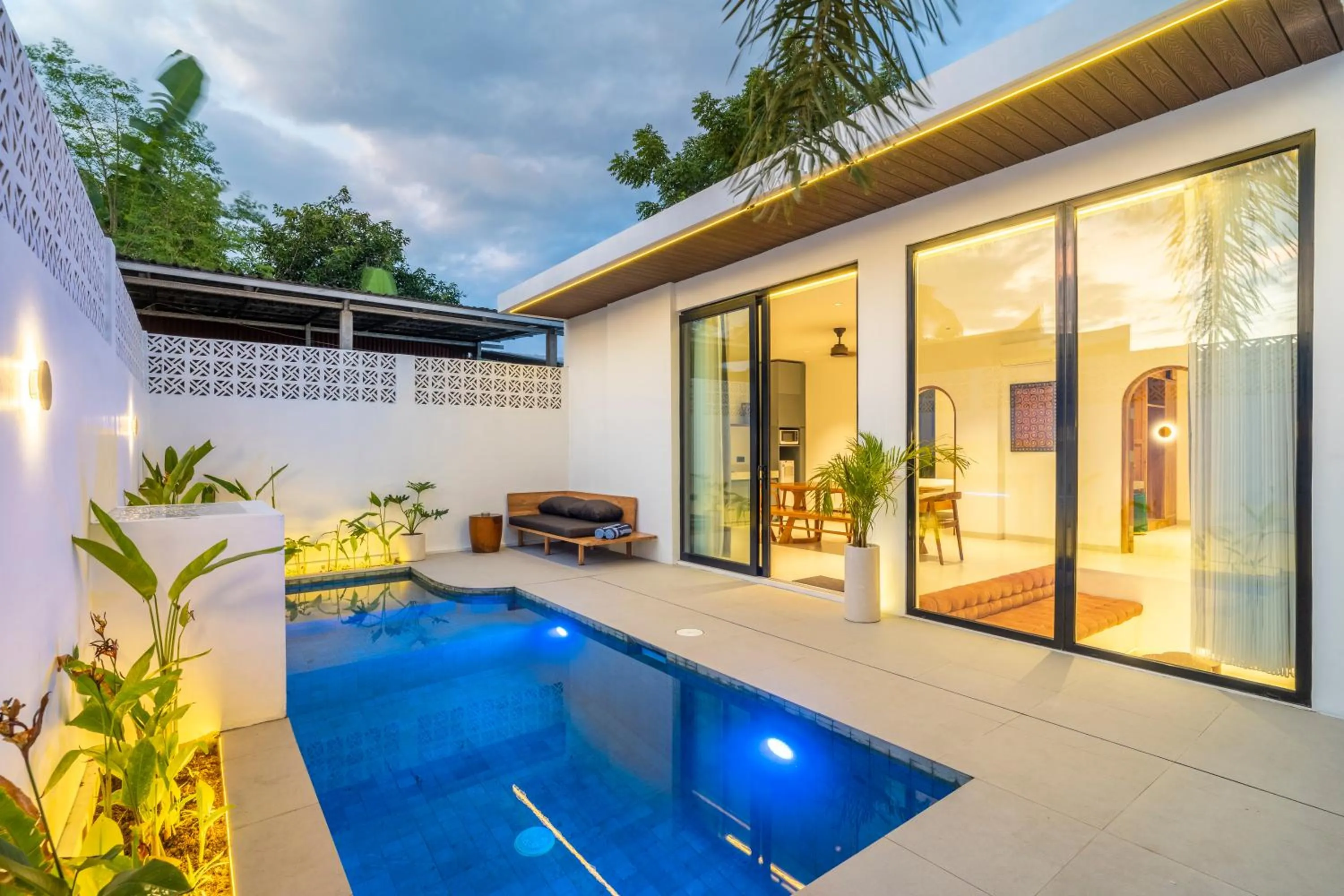 Swimming pool in Jago Gili Air