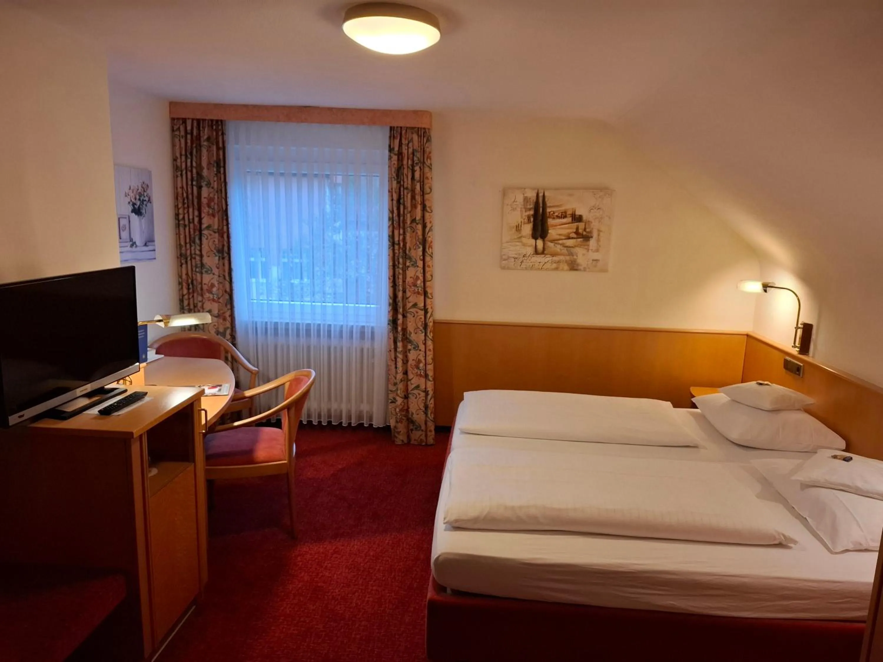 Photo of the whole room, Bed in Hotel Ochsen