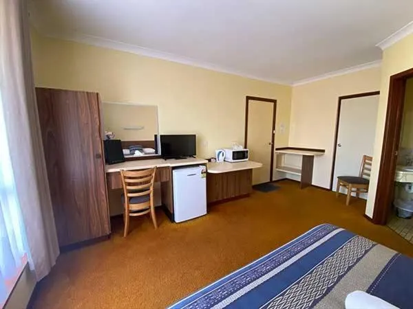 Bed in Donnybrook Motel